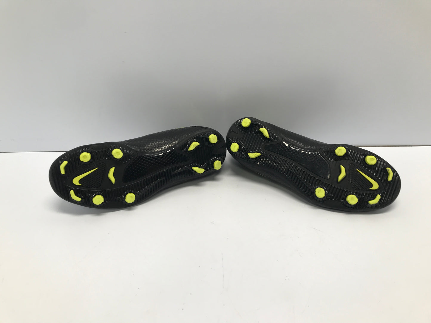 Soccer Shoes Cleats Child Size 2 Nike Phantom Black Lime Like New