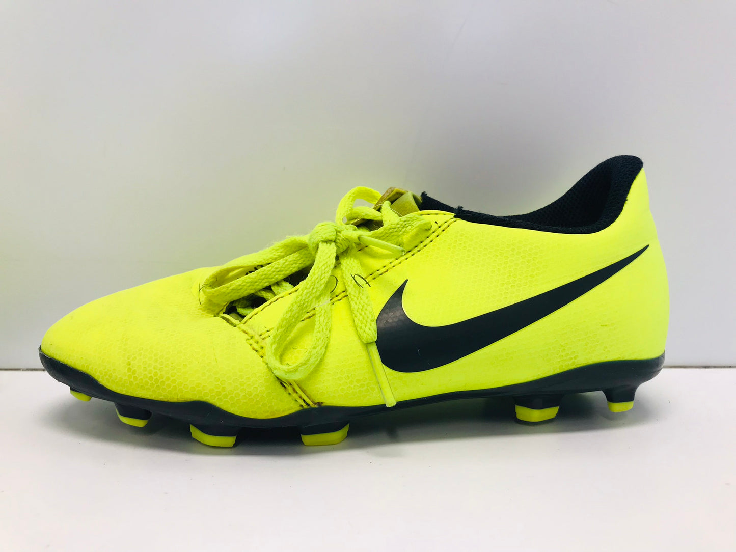 Soccer Shoes Cleats Child Size 3 Nike Lime Navy Few Marks