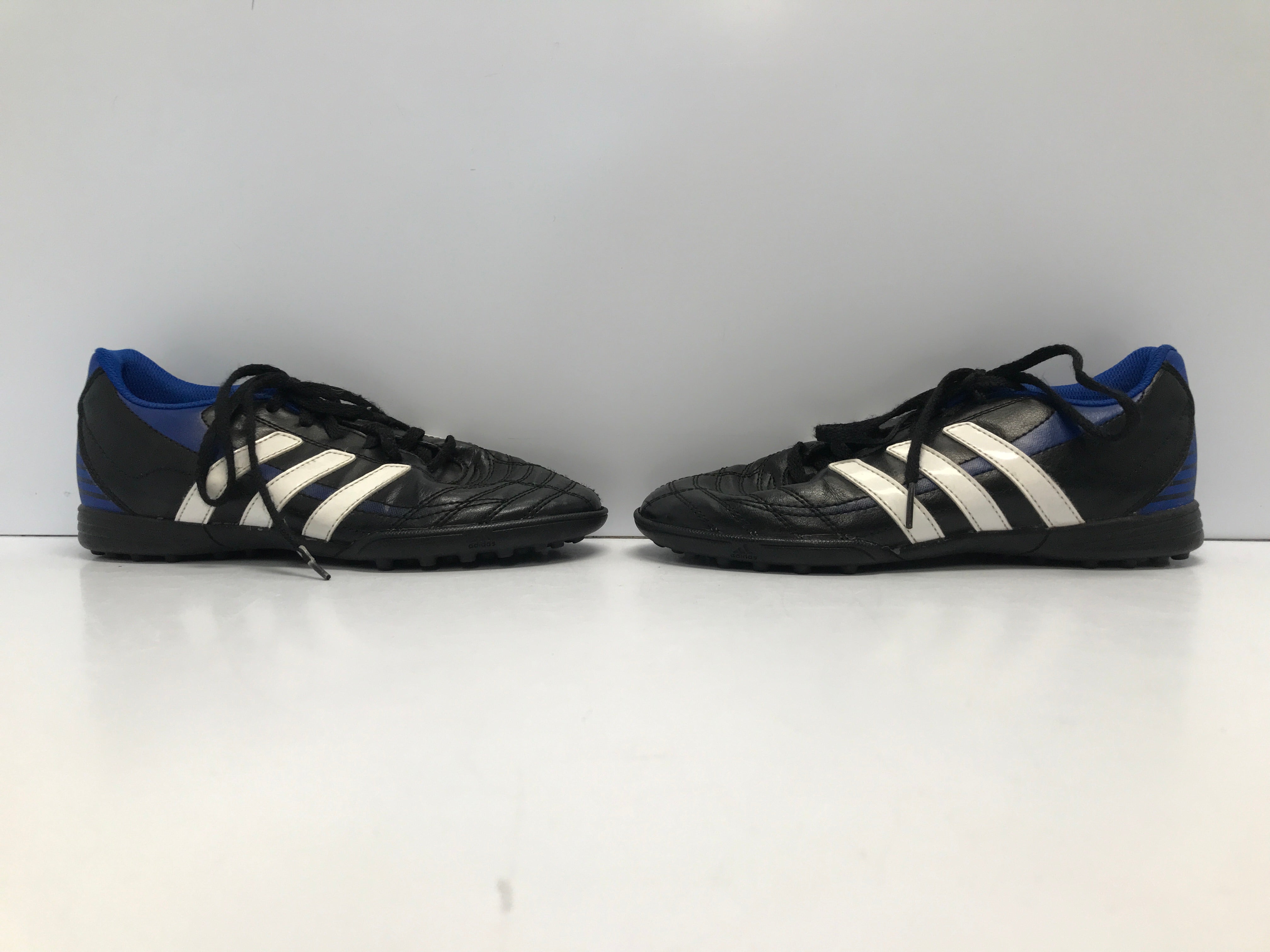 Soccer Shoes Cleats Child Size 4.5 Indoor Adidas Blue Black KidsStuffCanada