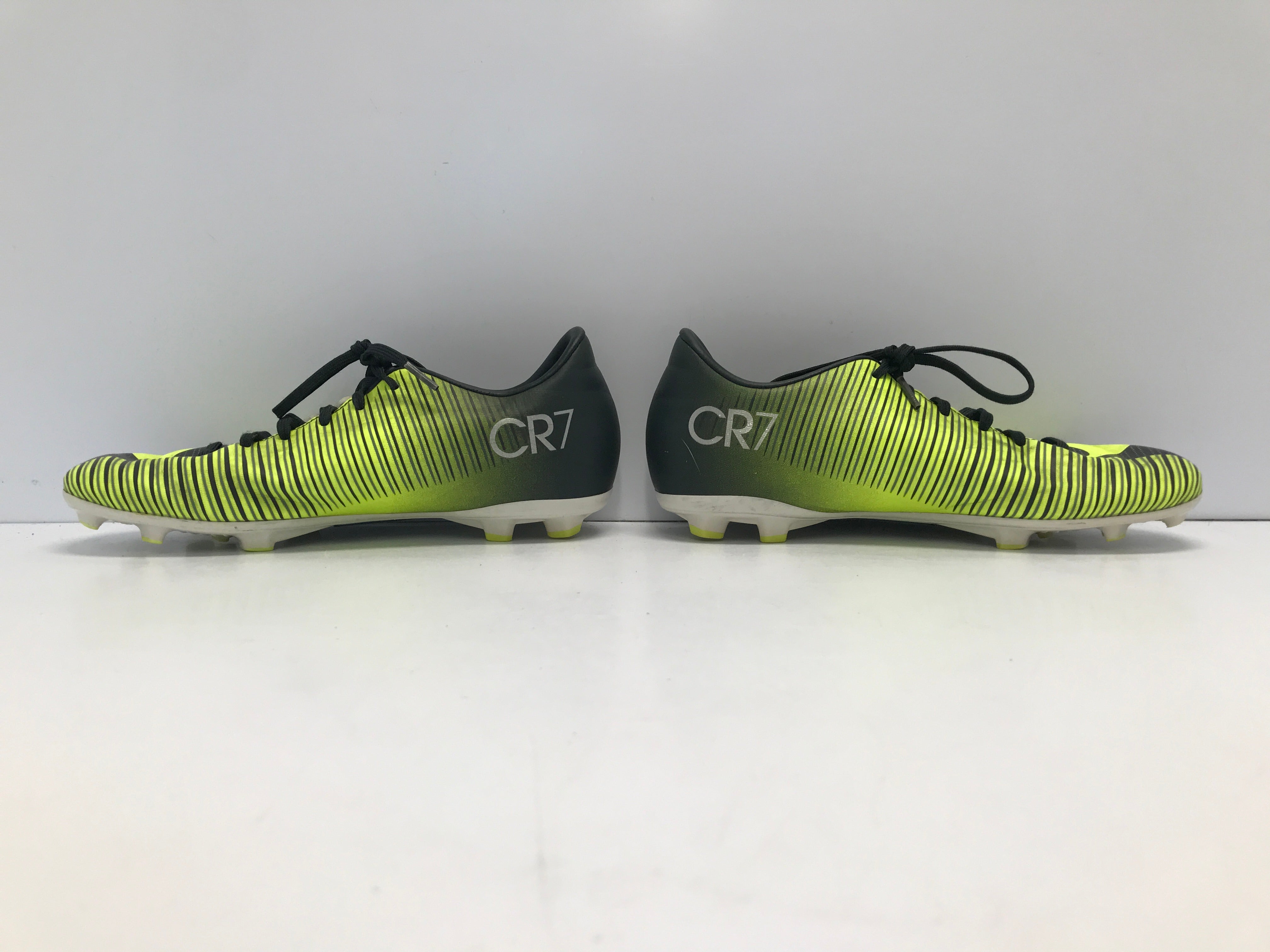 Cr7 cleats size on sale 5