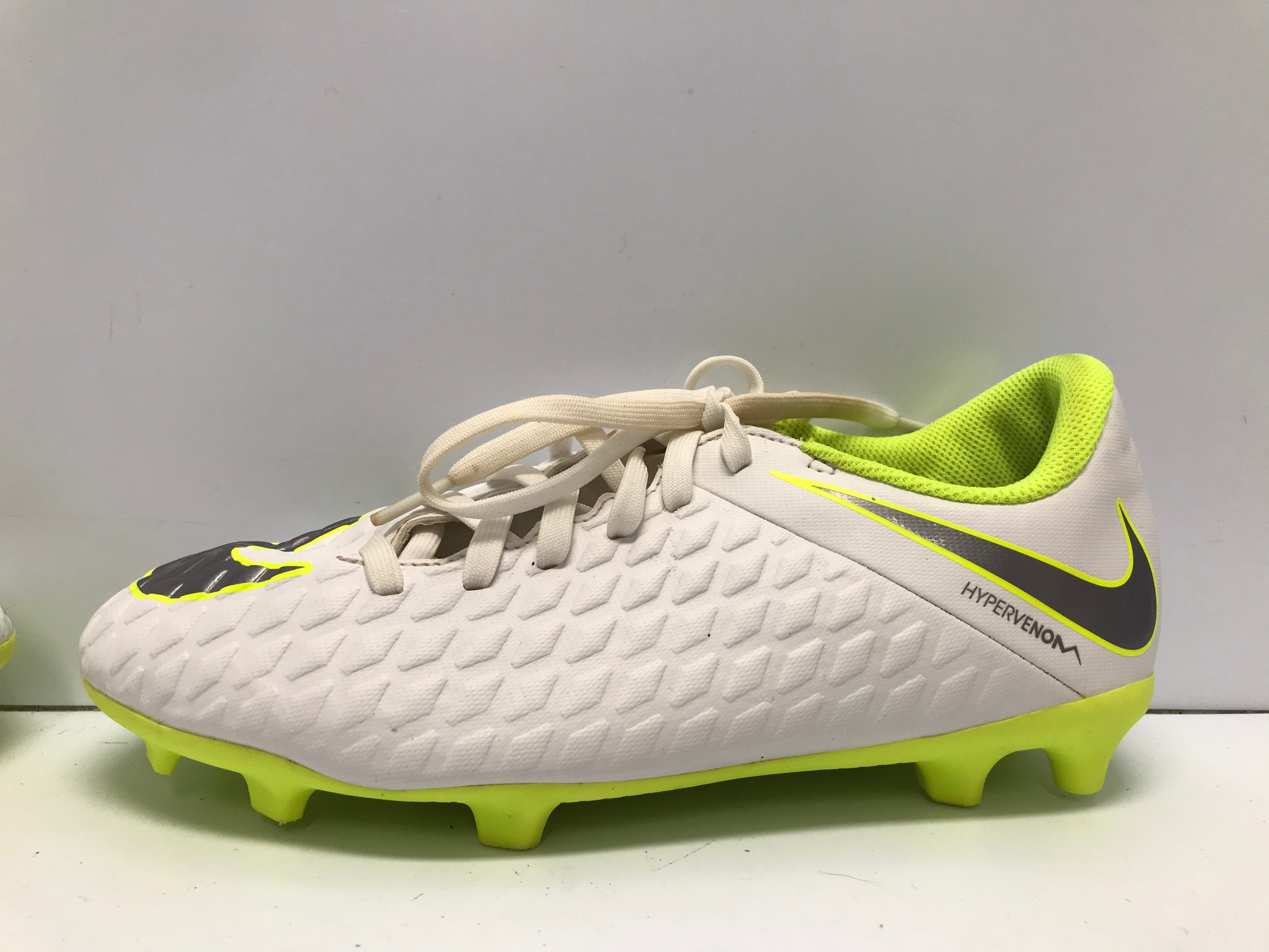 Soccer Shoes Cleats Men s Size 6 Nike Hypervenom White Lime Grey KidsStuffCanada