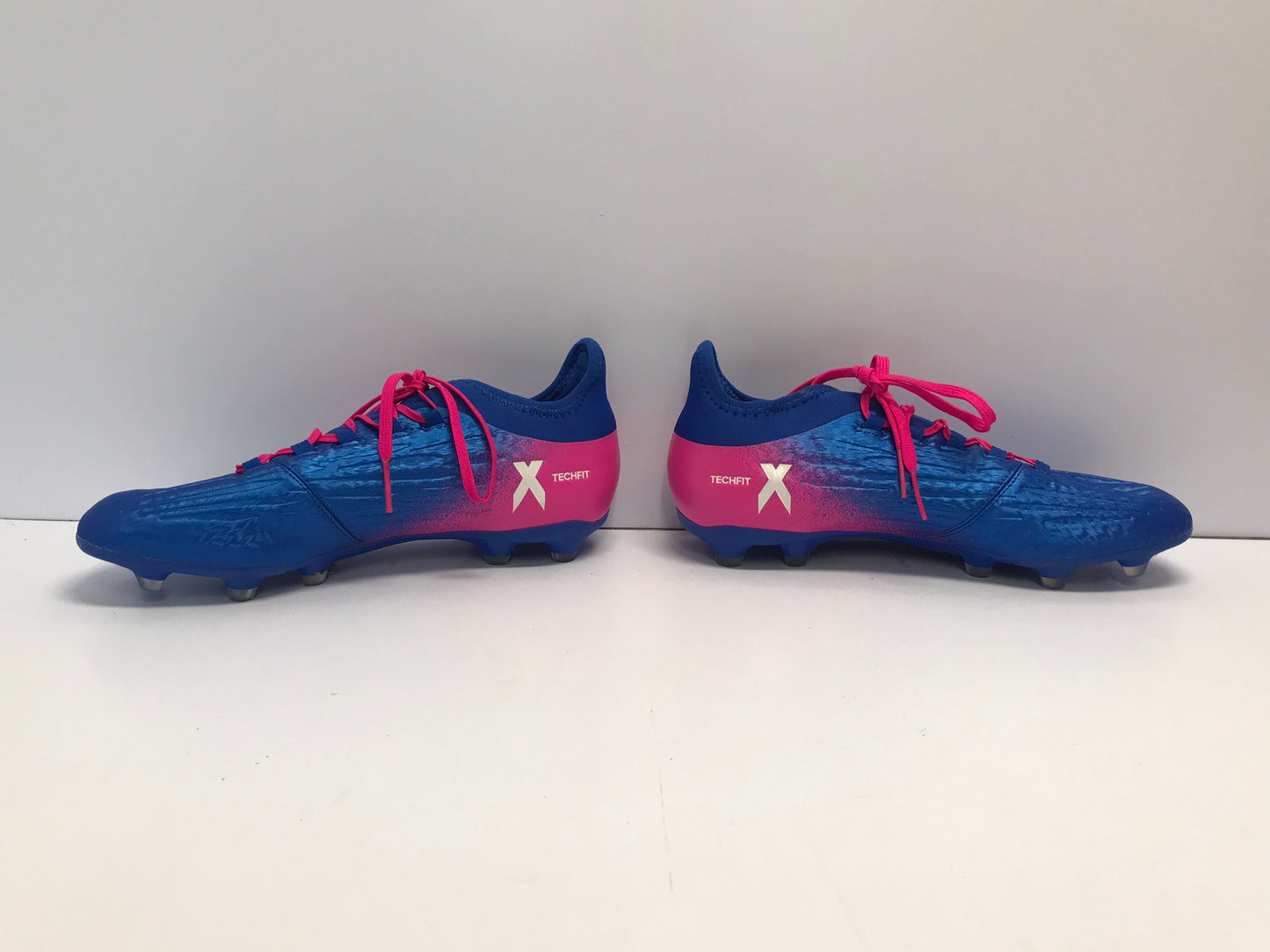 Soccer Shoes Cleats Men's size 8 Adidas Brilliant Blue and Fushia Pink With Slipper Foot Like New