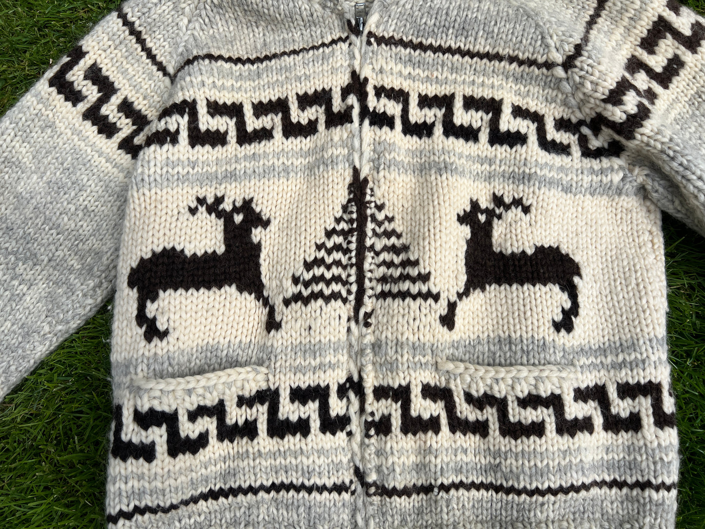 Vintage Rare Men's X-Large Cowichan Native Indigenous 100% Wool Sweater Forest Deer Tree LIke New