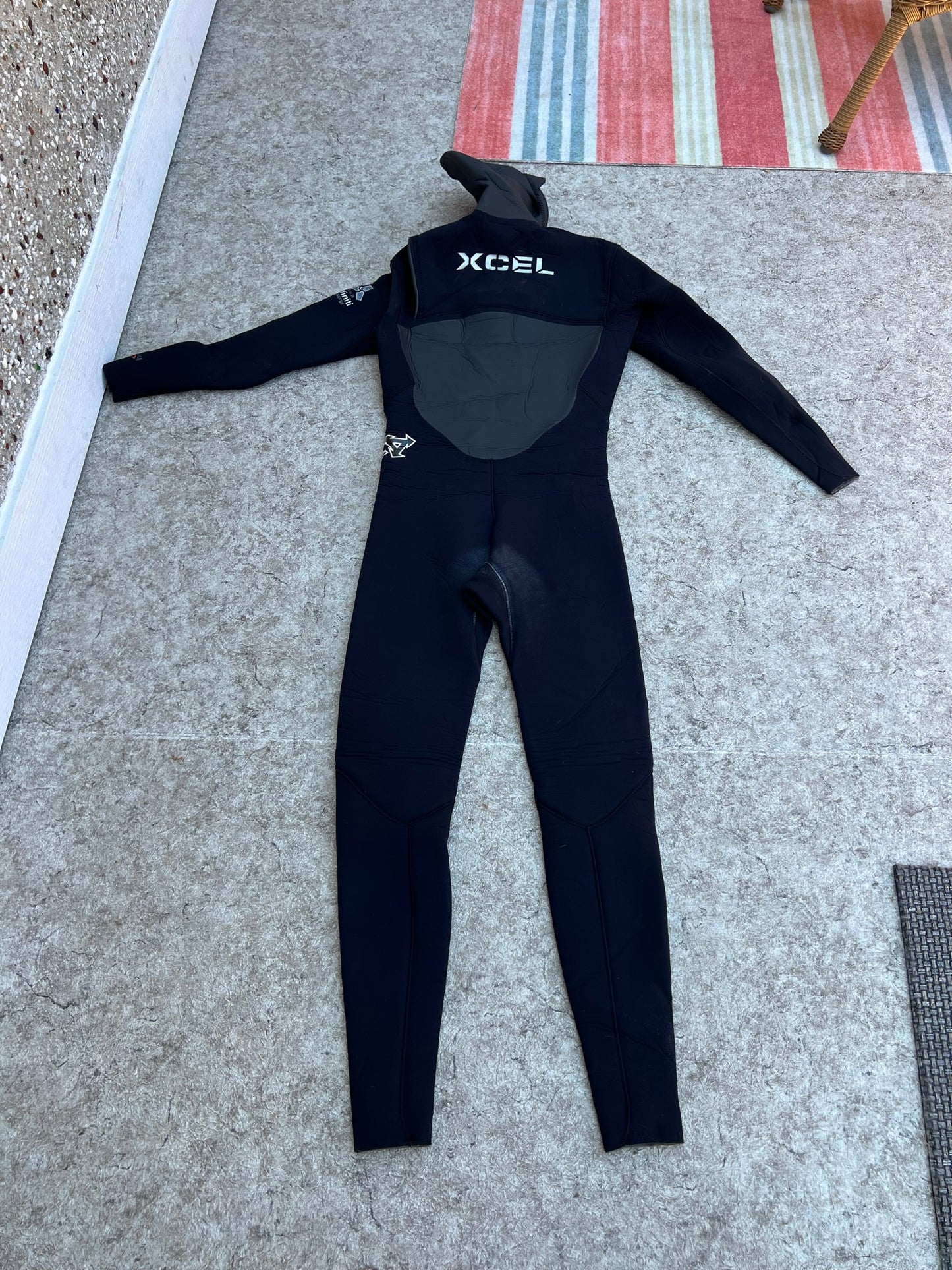 Wetsuit Men's Size Medium Xcel 5.4mm Hooded Full Wetsuit Jet Black