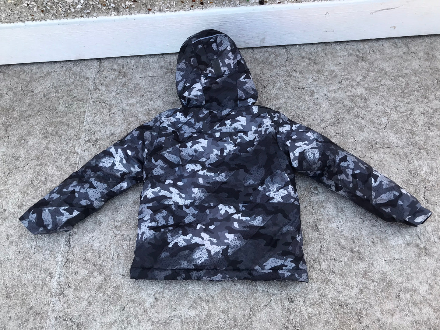 Winter Coat Child Size 5 Columbia Grey Camo Like New