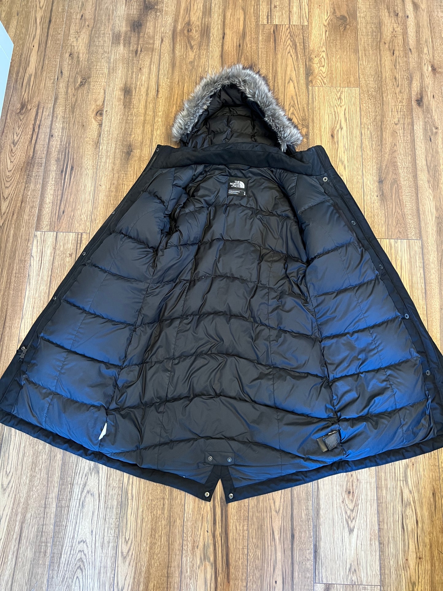 Winter Coat Women's Size Medium The North Face With Faux Fur Black New Never Been Worn Outstanding Qualty