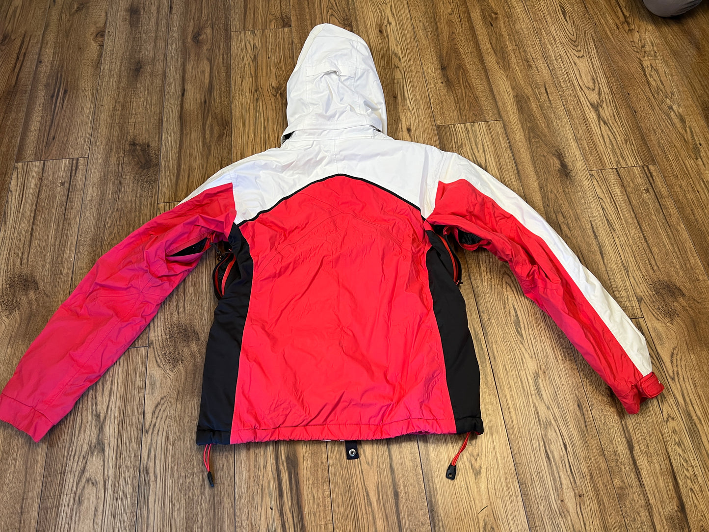 Winter Ski Coat Jacket Women's Size Large Helly Hansen White Poppy Red Black With Ski Belt Outstanding Quality