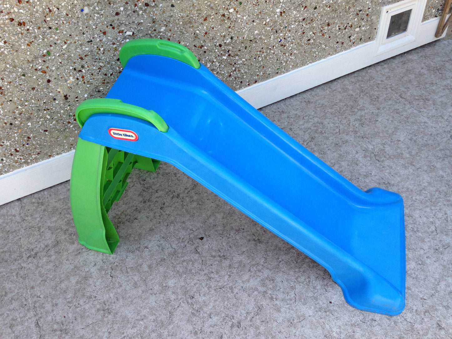 Little Tikes Outdoor Slide Fits Over Most Swimming Pools Age 3-7