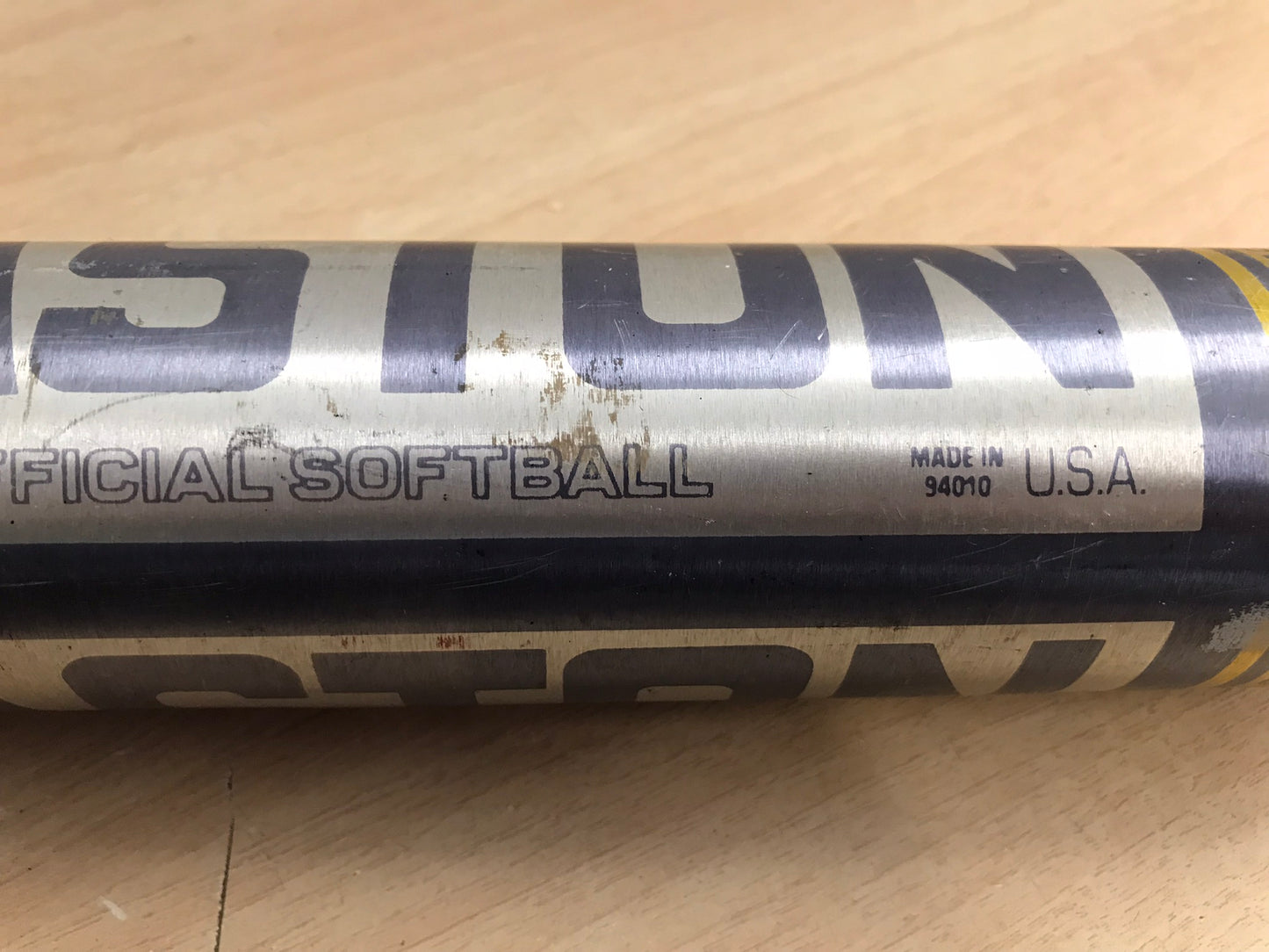 Baseball Bat 34 inch 30 oz Easton End Load Softball Chrome Gold