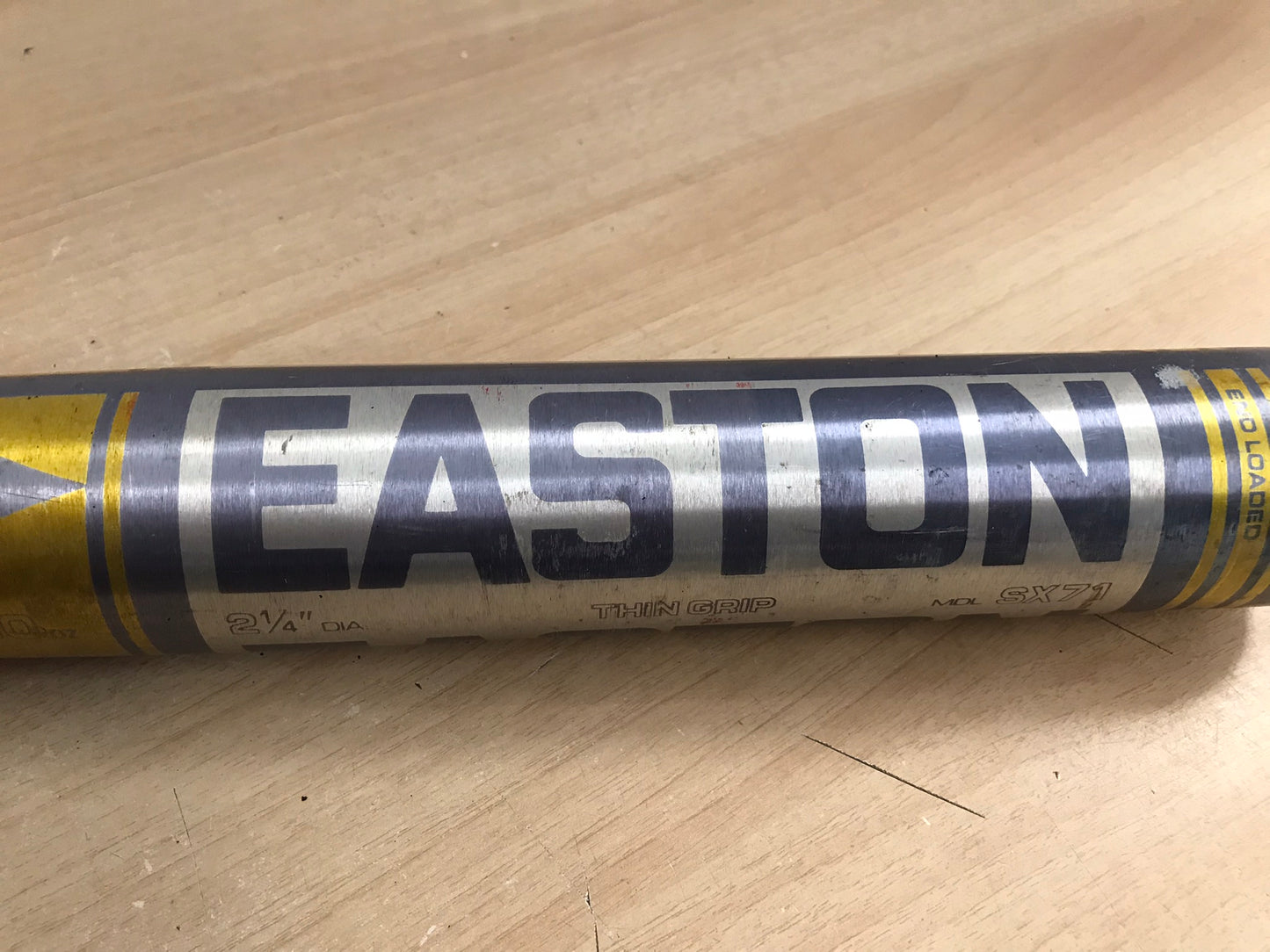 Baseball Bat 34 inch 30 oz Easton End Load Softball Chrome Gold