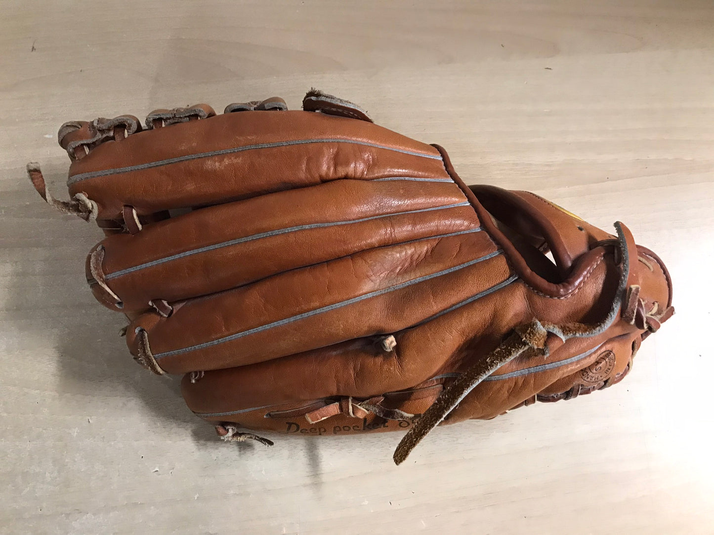 Baseball Glove Adult Size 13.5 inch Cooper Deep Pocket Brown Leather Fits on Left Hand