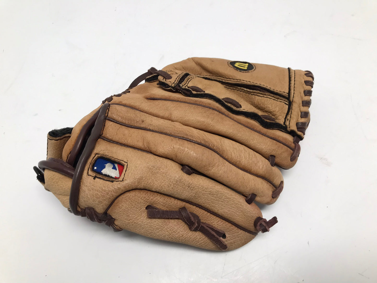 Baseball Glove Child Size 10.5 inch Wilson Brown Leather Fits RIGHT hand