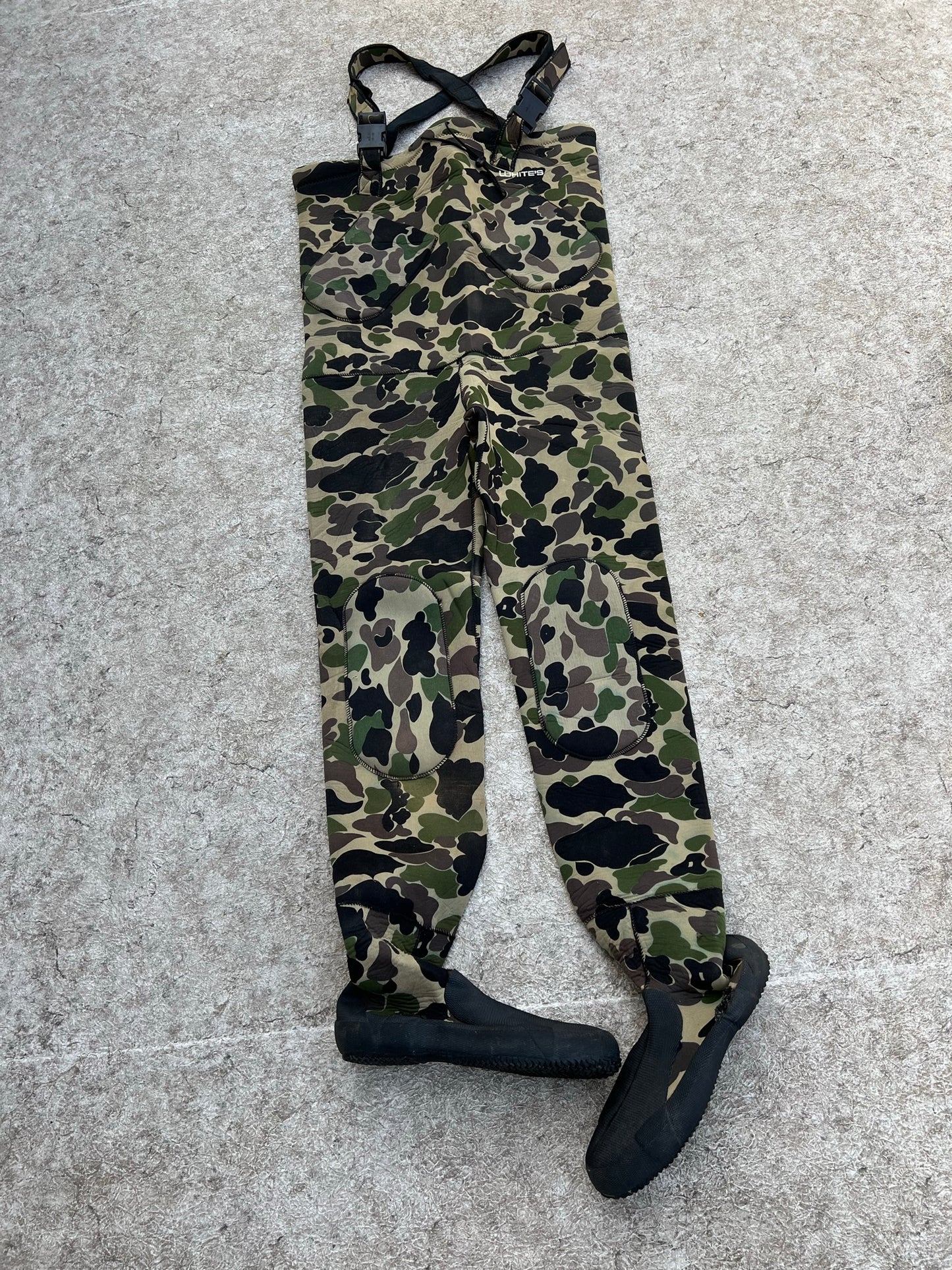 Fishing Waders Whites Camo Neoprene Men's Size Large Boot Size 9-11 Adjustable Straps