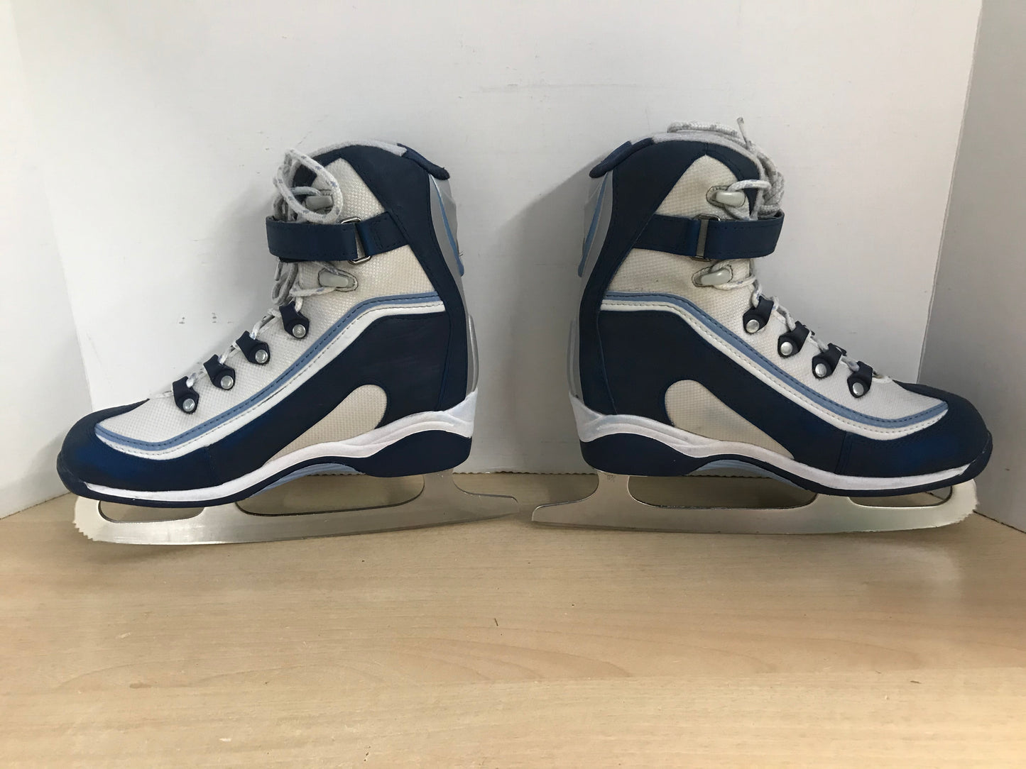 Figure Skates Ladies Size 7 Softec Soft Skates Navy and White