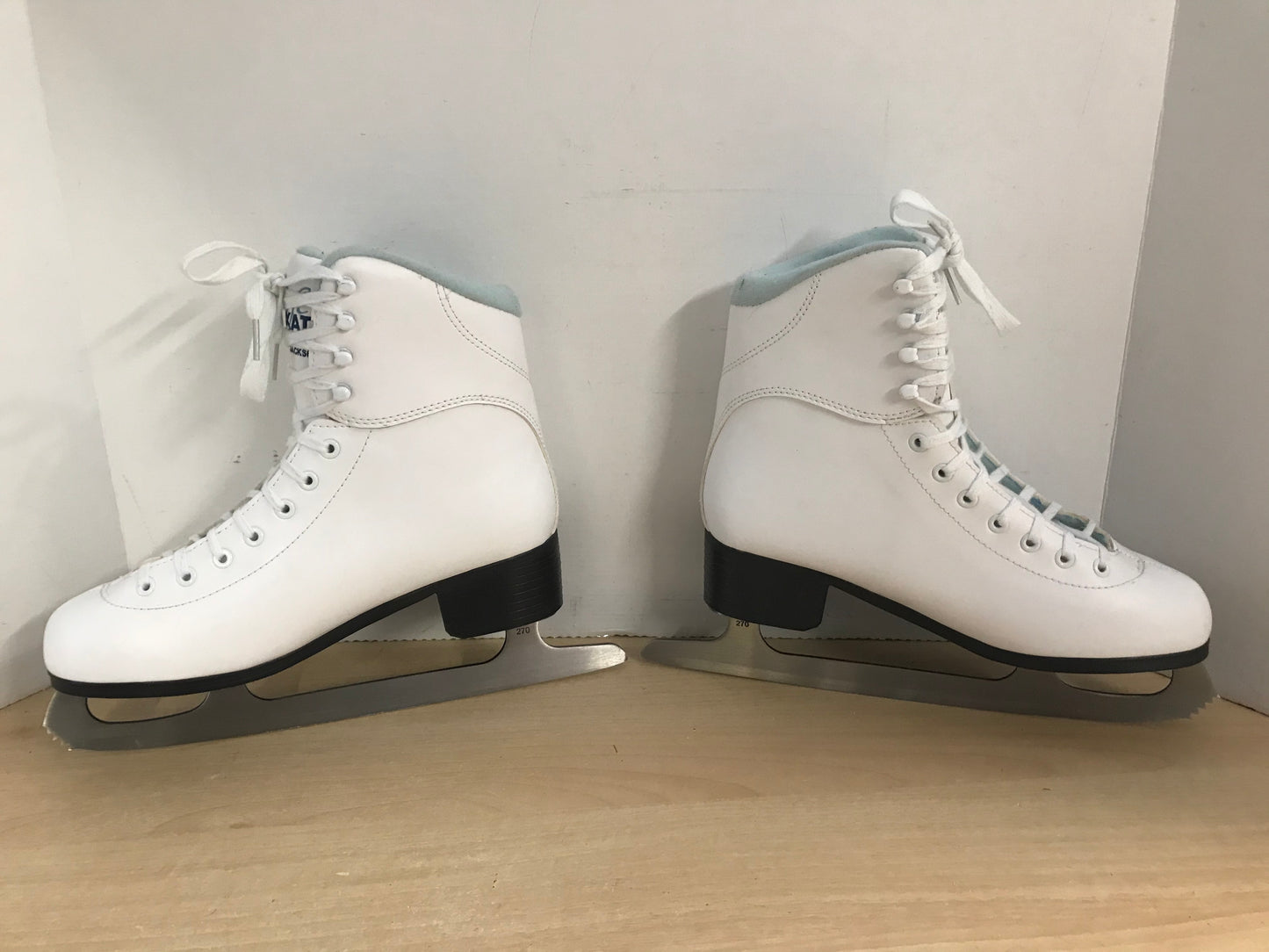 Figure Skates Ladies Size 9 Jackson Soft Skates New Without Box