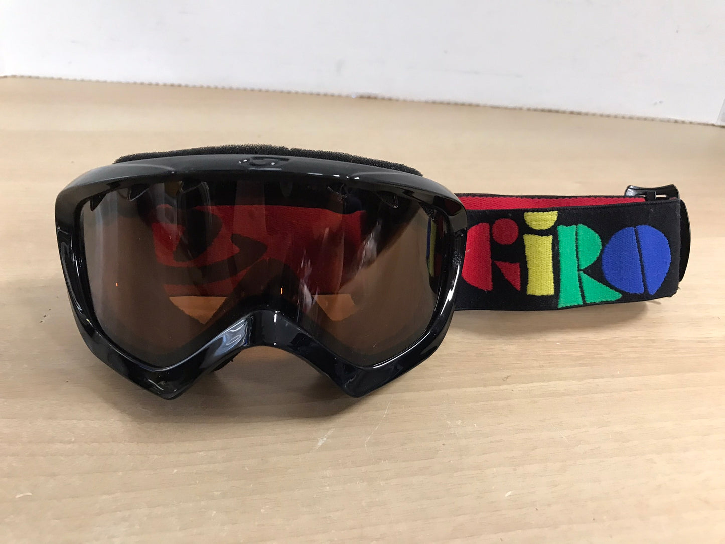 Ski Goggles Child Size 5-7 Giro Black Red Multi As New