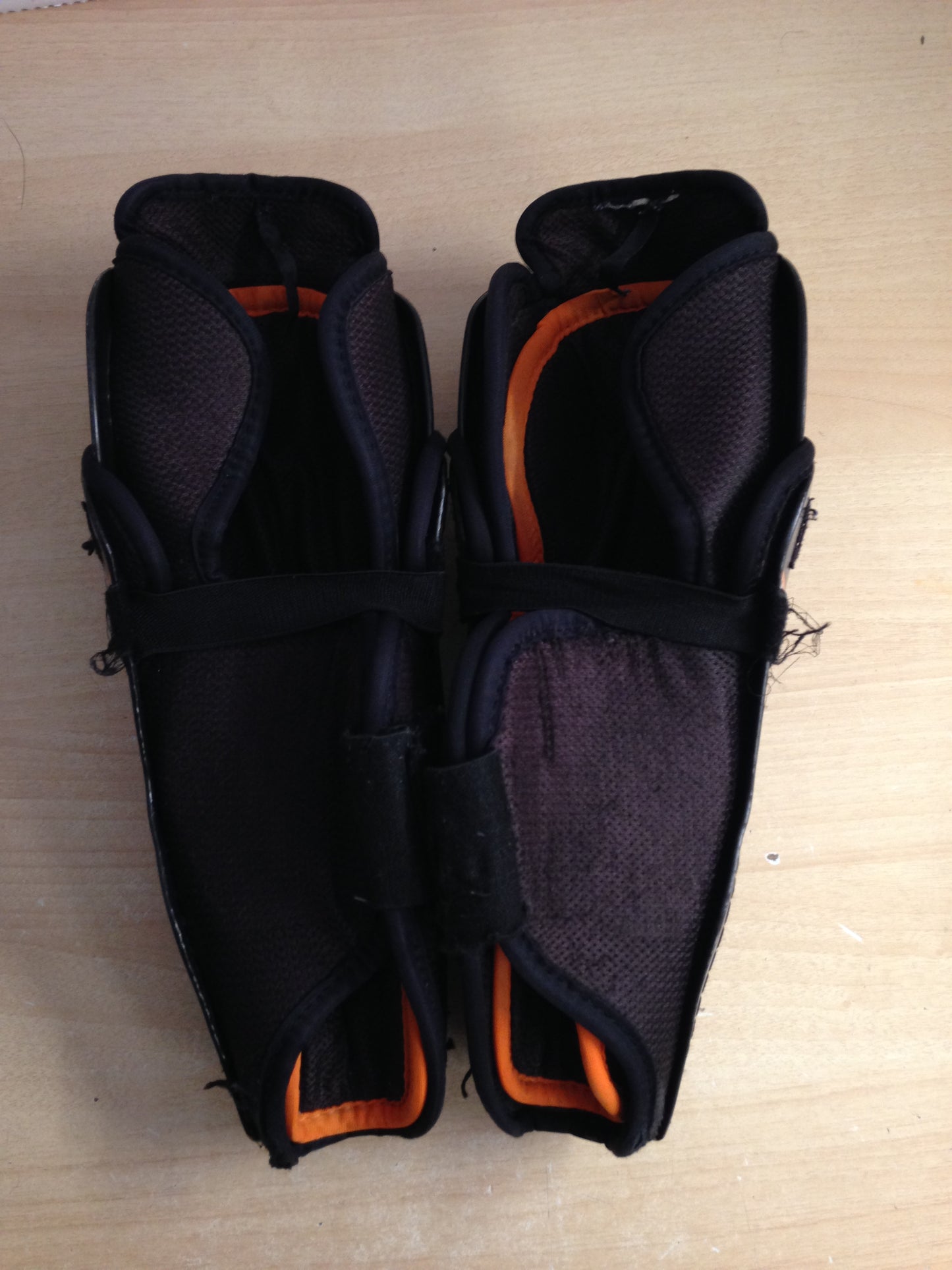 Hockey Shin Pads Child Size 11 inch Bauer Supreme one.4 Black Orange Minor Wear