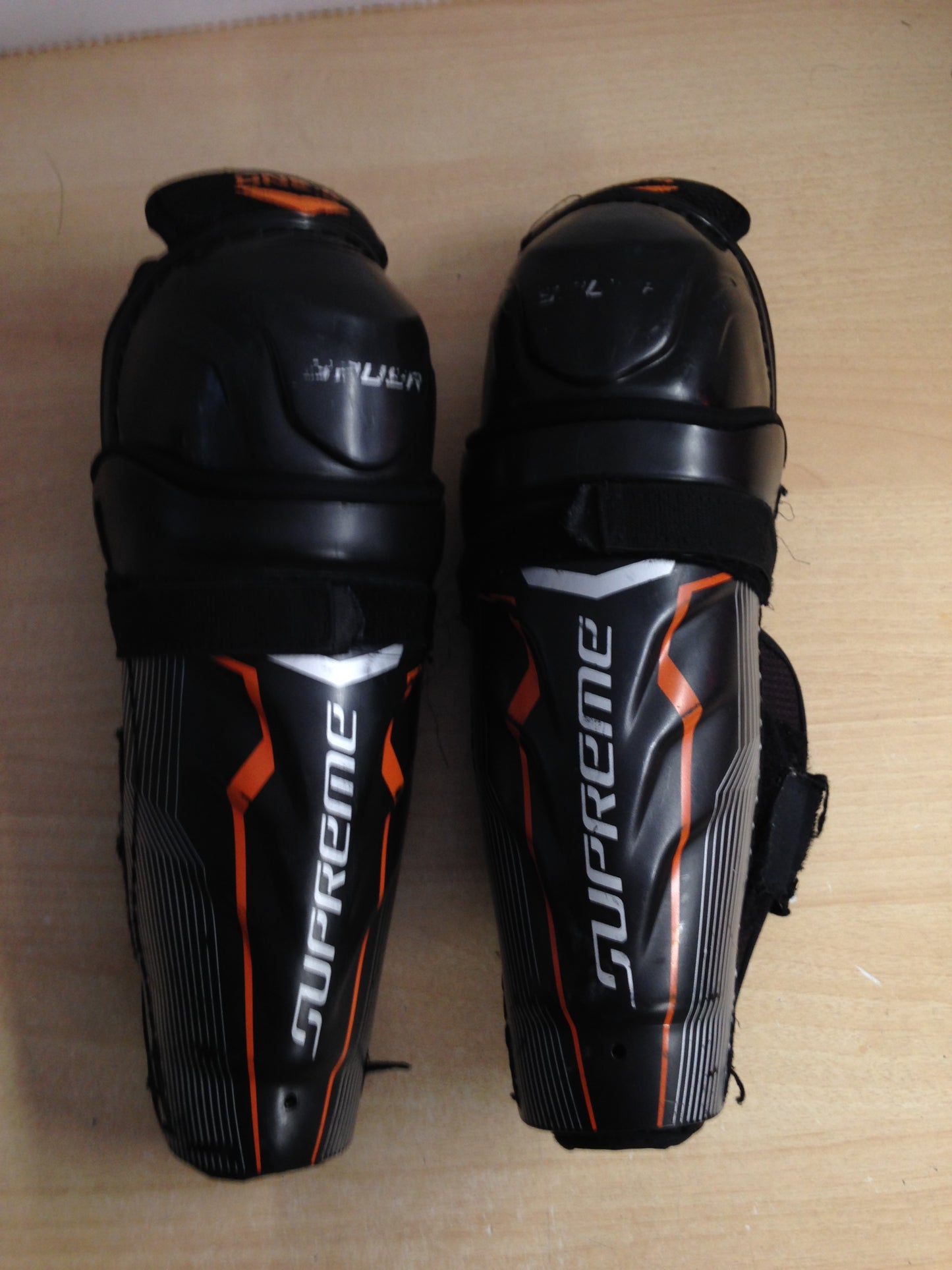 Hockey Shin Pads Child Size 11 inch Bauer Supreme one.4 Black Orange Minor Wear