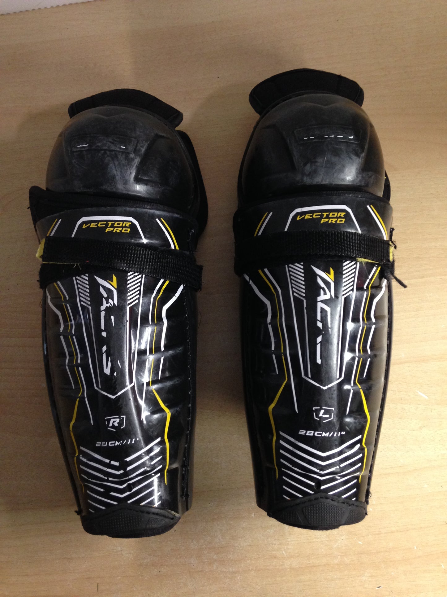 Hockey Shin Pads Child Size 11 inch CCM Vector Pro Black Yellow Minor Wear