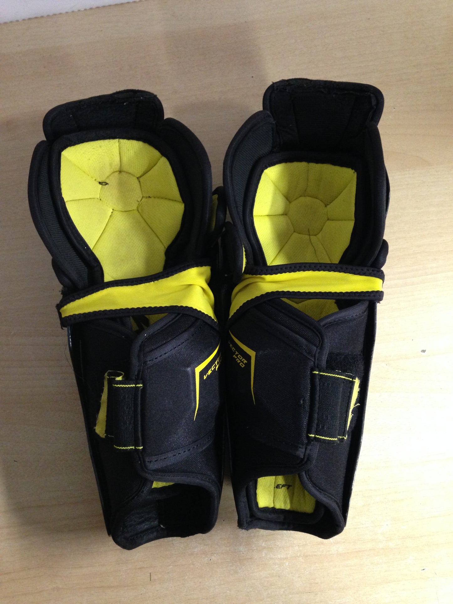 Hockey Shin Pads Child Size 11 inch CCM Vector Pro Black Yellow Minor Wear