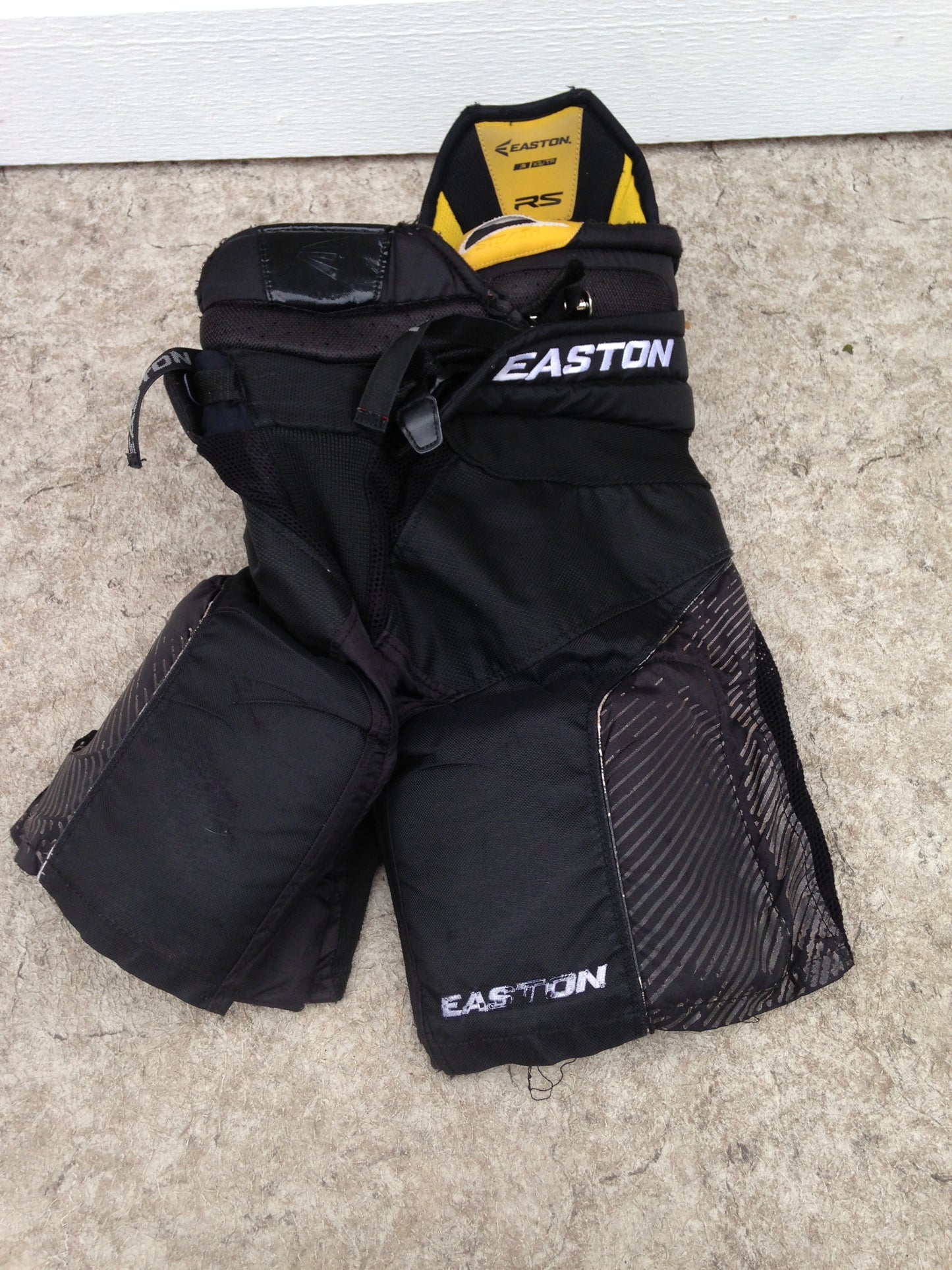 Hockey Pants Child Size Youth X-Large 6-7 Easton Outstanding Quality Has Some Wear