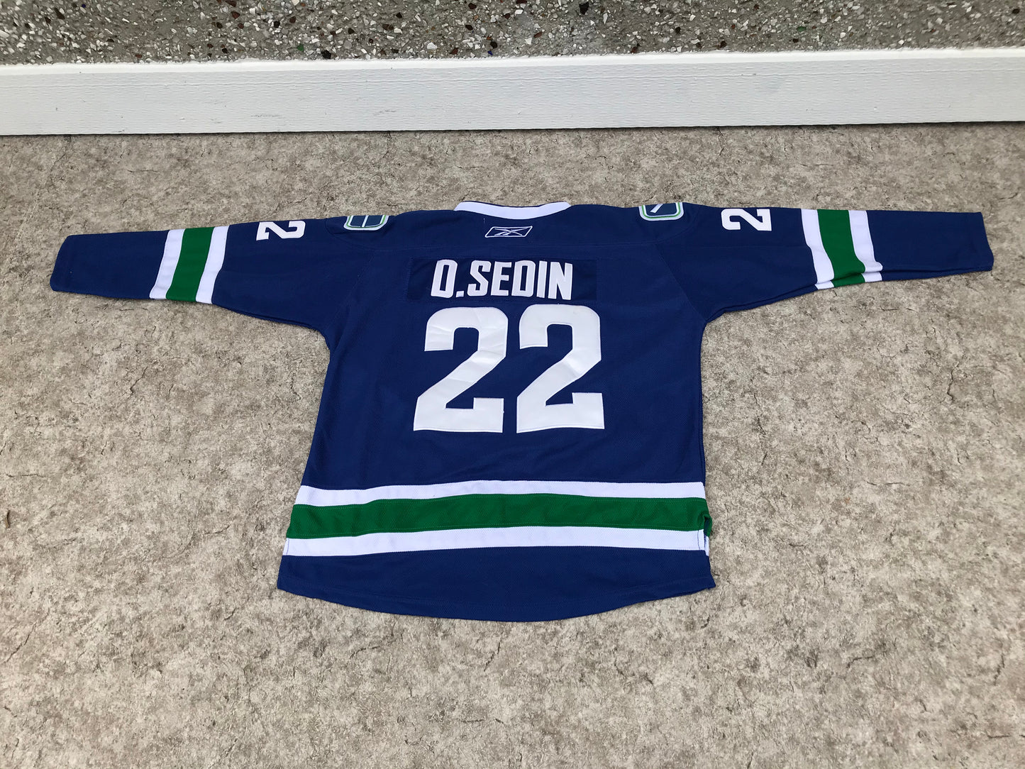 Hockey Jersey Child Size 12-14 Reebok Vancouver Canucks Daniel Sedin Excellent