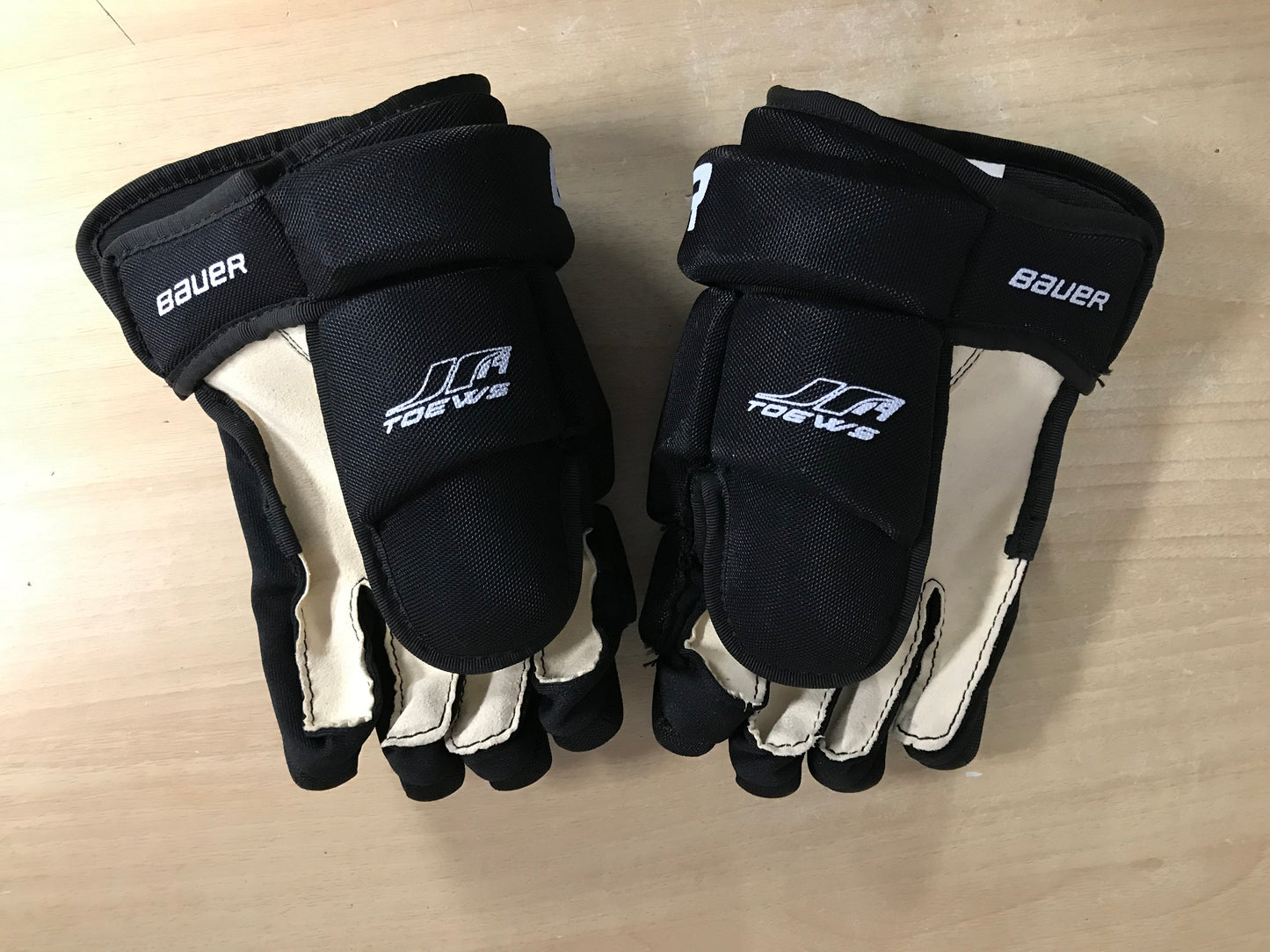 Hockey Gloves Child Size 10 inch Bauer Black New Demo Model