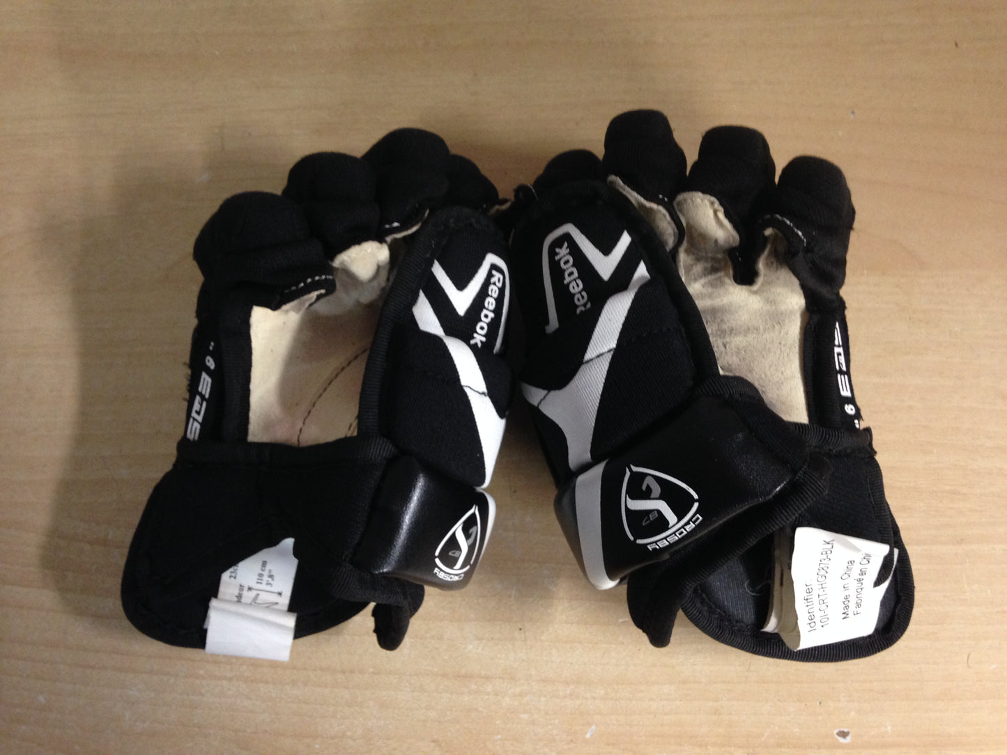 Hockey Gloves Child Size 11 inch Reebok  Black White