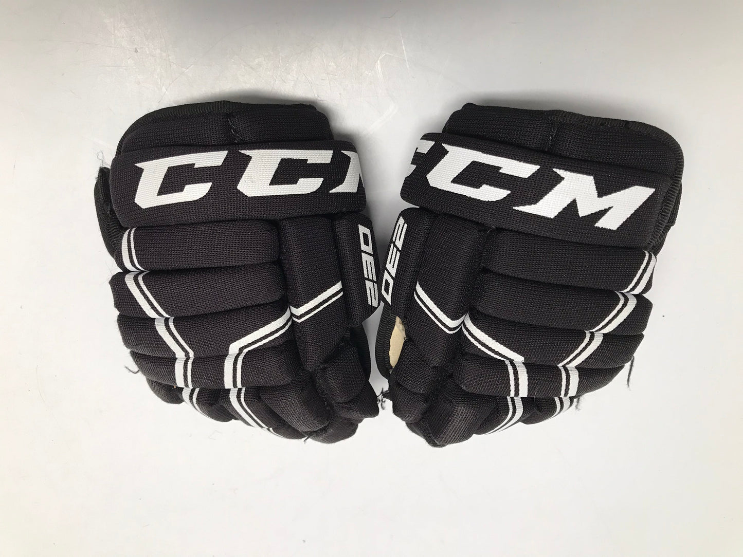 Hockey Gloves Child Size 8 inch Age 3-5 CCM Black White As New