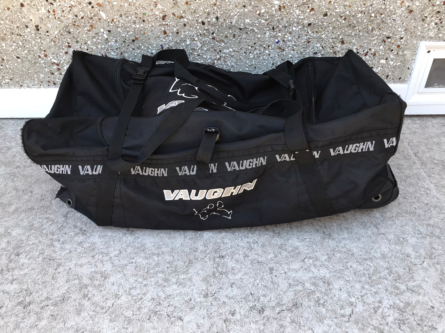 Hockey Goalie Bag Senior Vaughn Black On Wheels Excellent