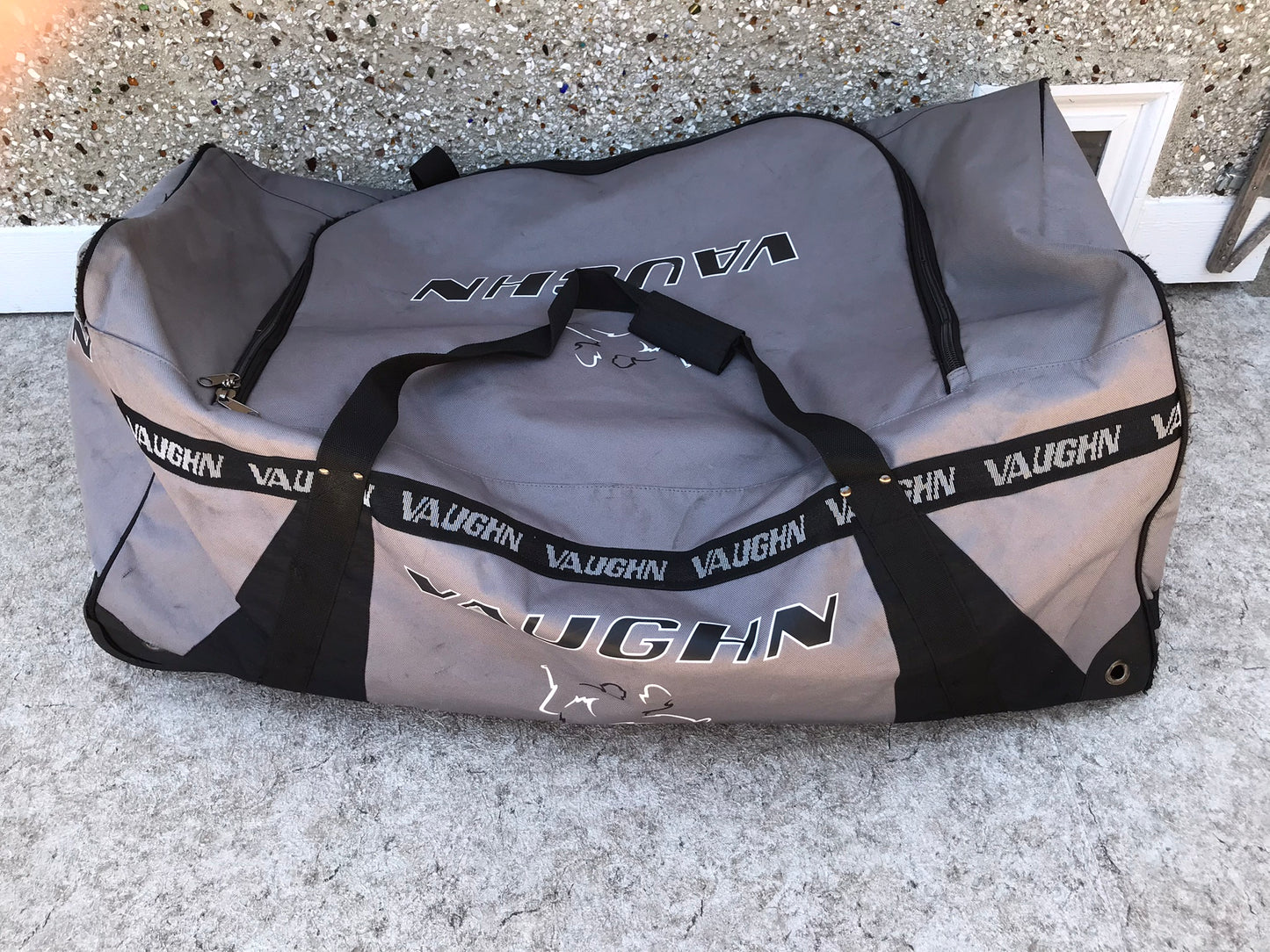 Hockey Goalie Bag Senior Vaughn Grey On Wheels Minor Wear