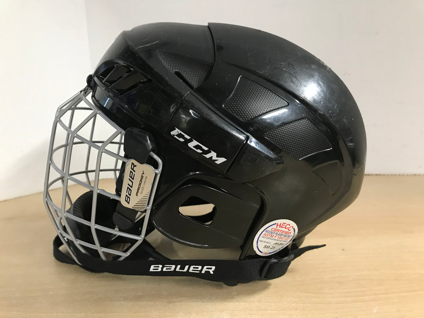 Hockey Helmet Child Size Small Age 4-6 CCM Black With Cage Expires Jan 2023