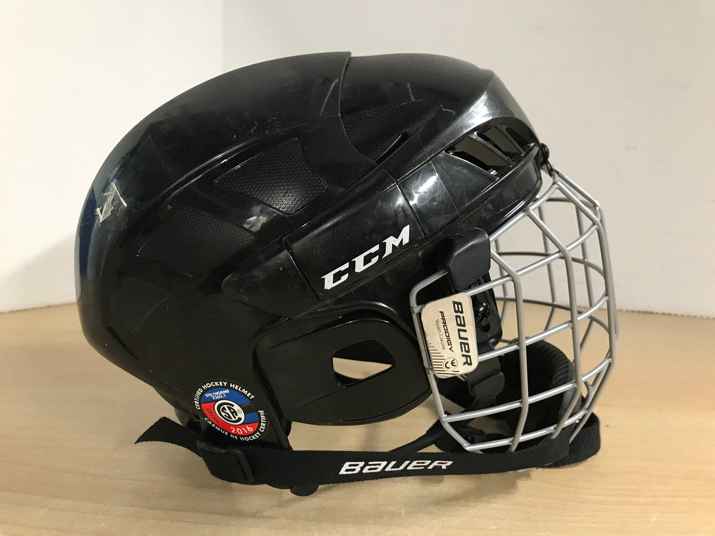 Hockey Helmet Child Size Small Age 4-6 CCM Black With Cage Expires Jan 2023