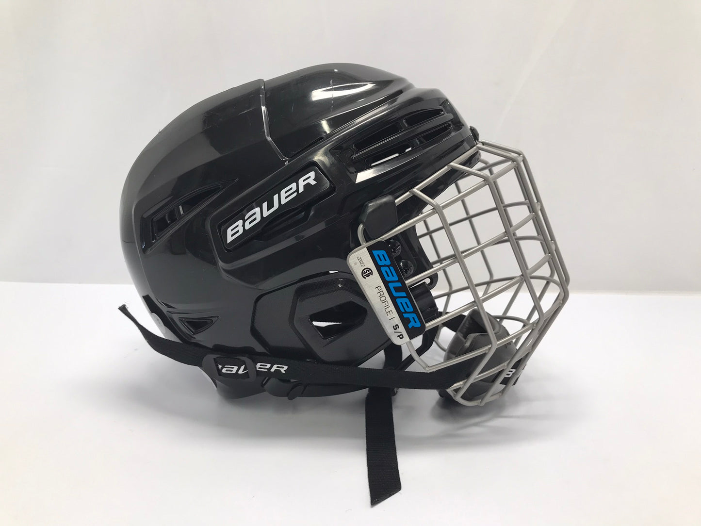 Hockey Helmet Child Size Y Small 6-6 58 Bauer With Cage Expires Dec 2025 As New