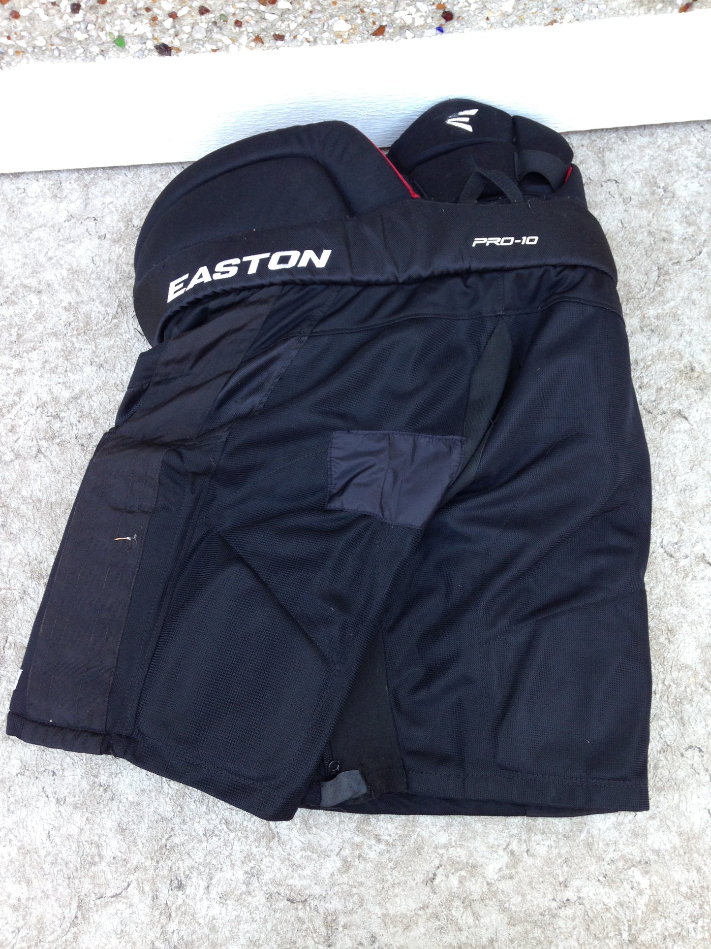 Hockey Pants Men's Size Medium Easton Pro Minor Wear Black Red