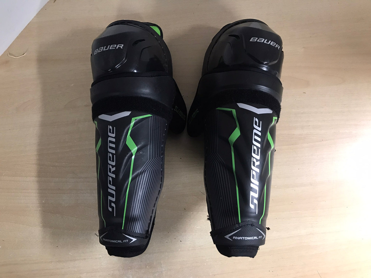 Hockey Shin Pads Child Size 11 inch Bauer Supreme One.6 Black Lime New Demo Model Calf Wrap