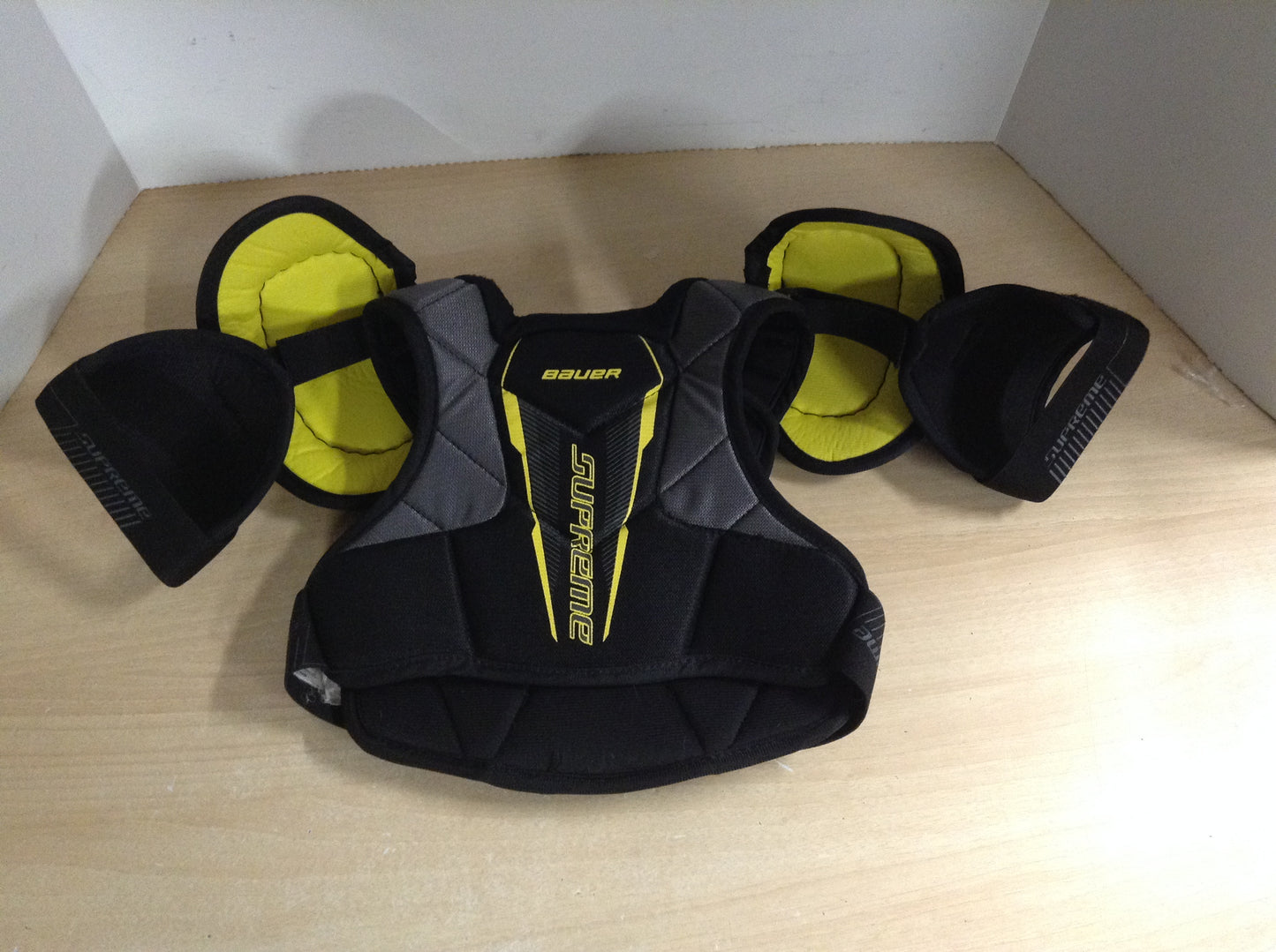 Hockey Shoulder Chest Pad Child Size Y Large Bauer Supreme Black Yellow Excellent