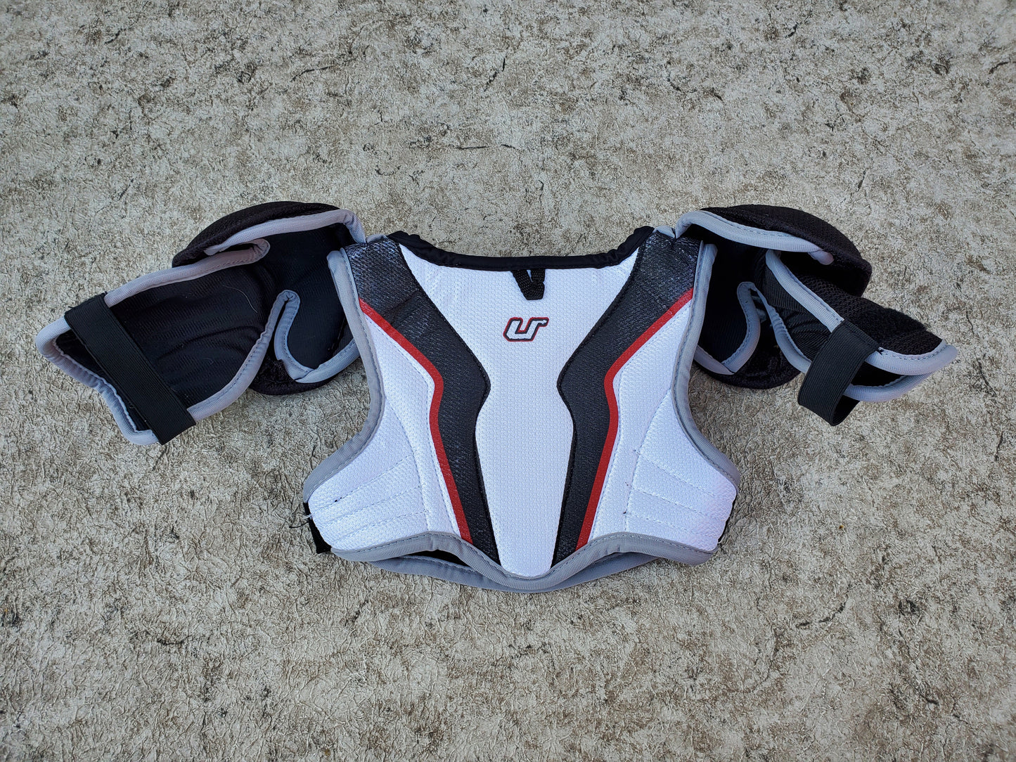 Hockey Shoulder Chest Pad Child Size Y Medium Age 4-5 CCM U Black White Red