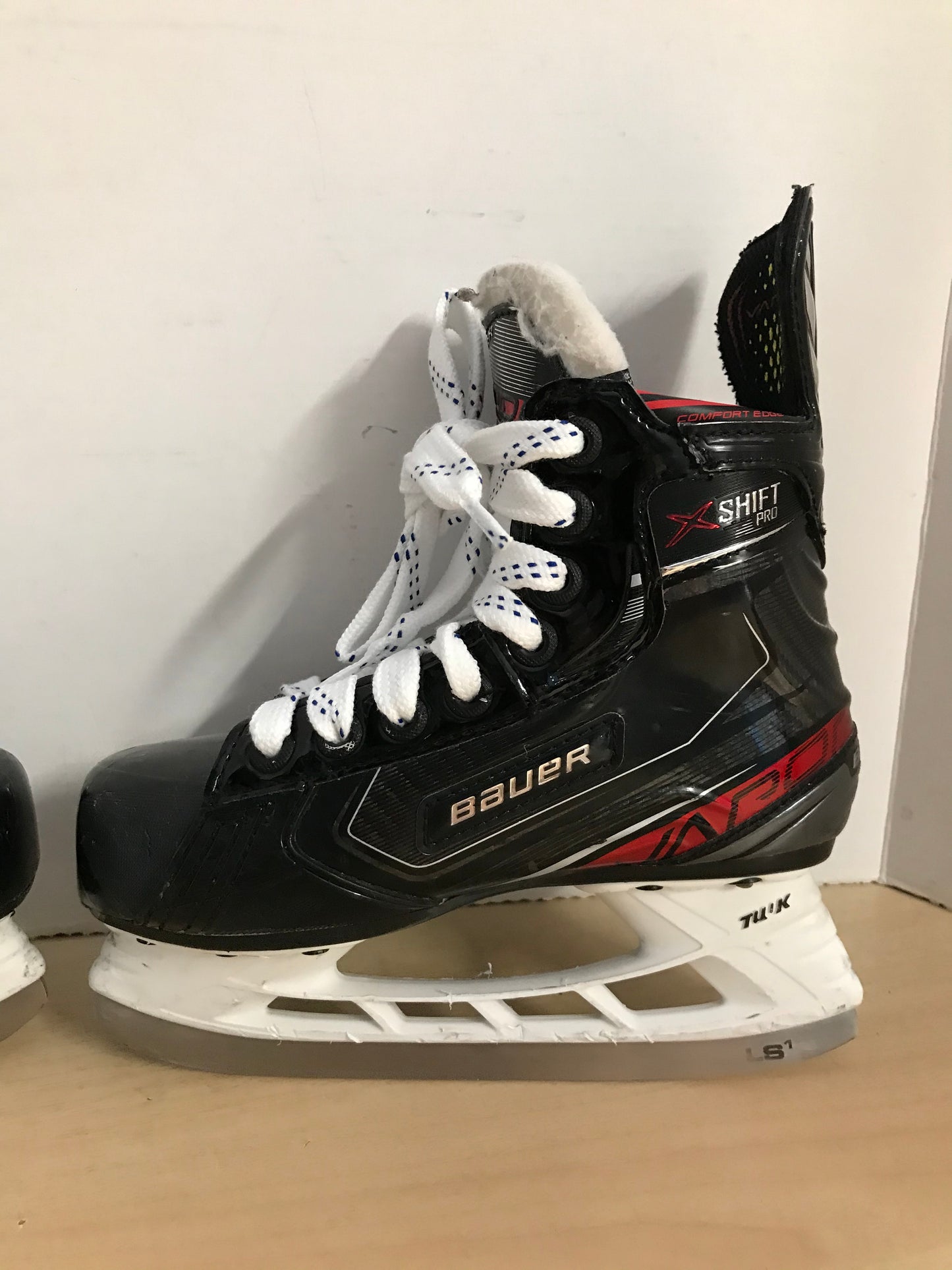 Hockey Skates Child Size 13 Shoe Size Bauer X Shift Pro Excellent