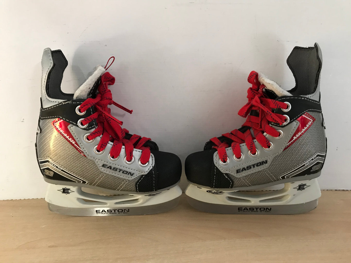 Hockey Skates Child Size 9 Shoe Size Toddler Easton Excellent