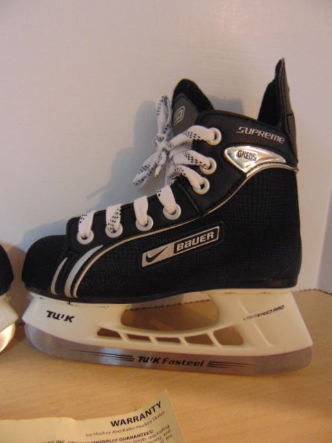 Hockey Skates Child Size 13 Shoe Size Bauer Nike Supreme New Demo Model