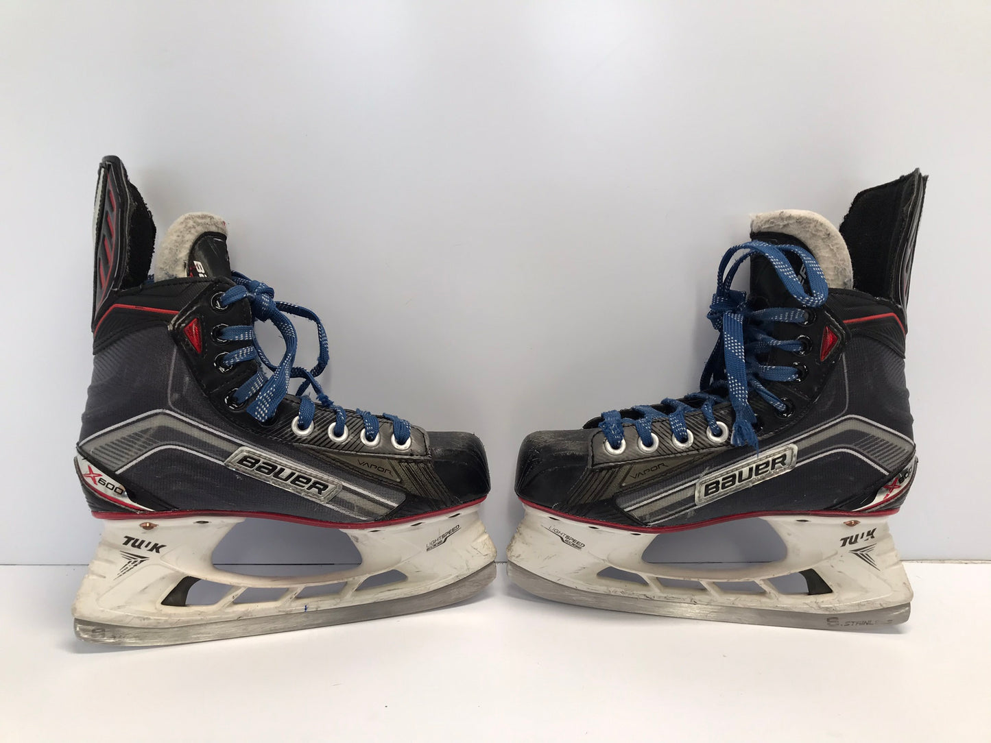 Hockey Skates Child Size 3.5 Shoe Size 2.5 Skate Bauer Vapor X 600 Excellent