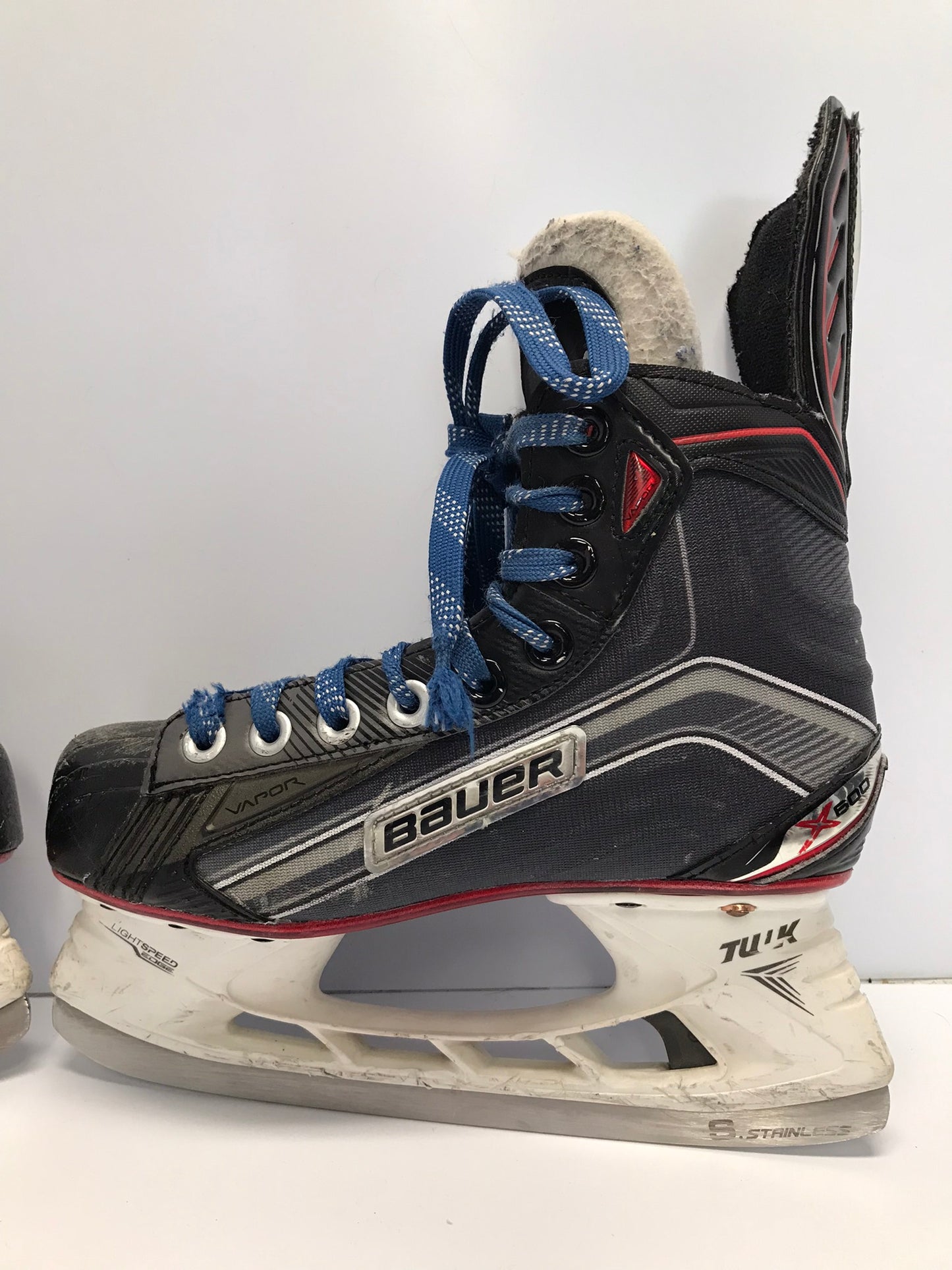 Hockey Skates Child Size 3.5 Shoe Size 2.5 Skate Bauer Vapor X 600 Excellent