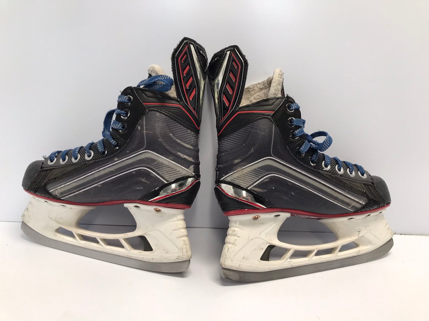 Hockey Skates Child Size 3.5 Shoe Size 2.5 Skate Bauer Vapor X 600 Excellent