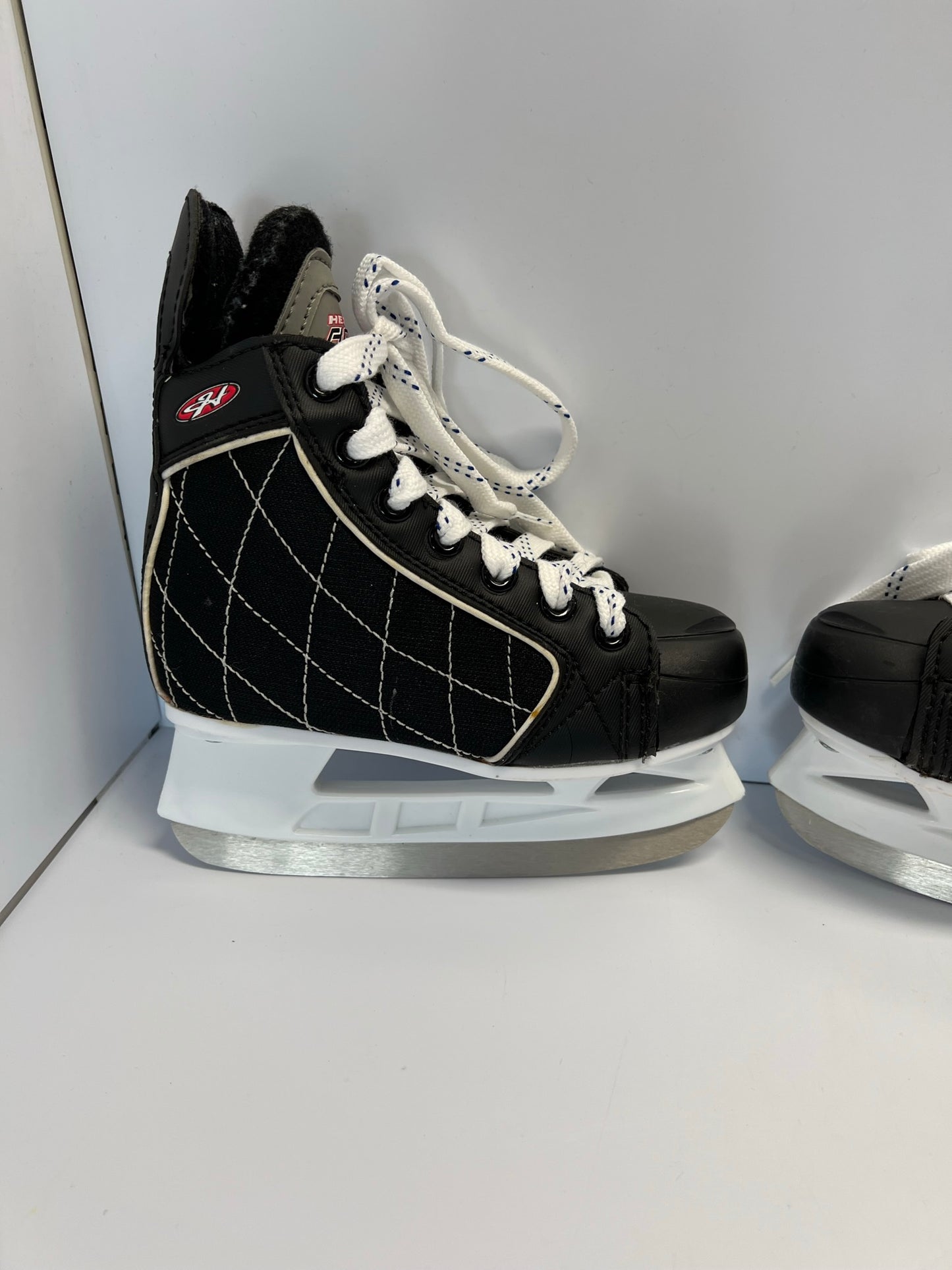 Hockey Skates Child Size 13 Shoe Size Hespeler