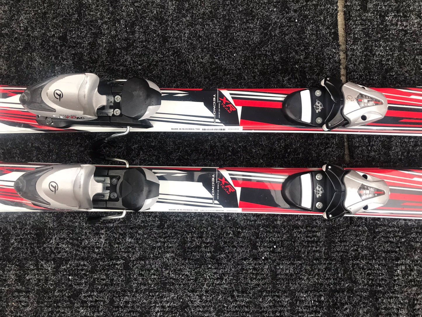 Ski 130 Tecno Pro XR Team White Black Red Parabolic With Bindings