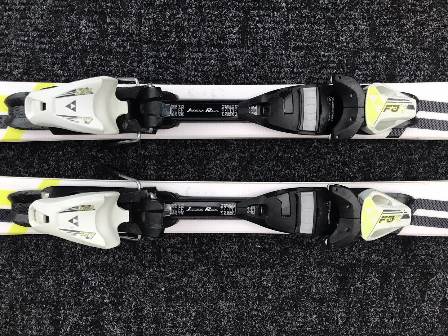 Ski 130 Fischer White Black Yellow Parabolic With Bindings