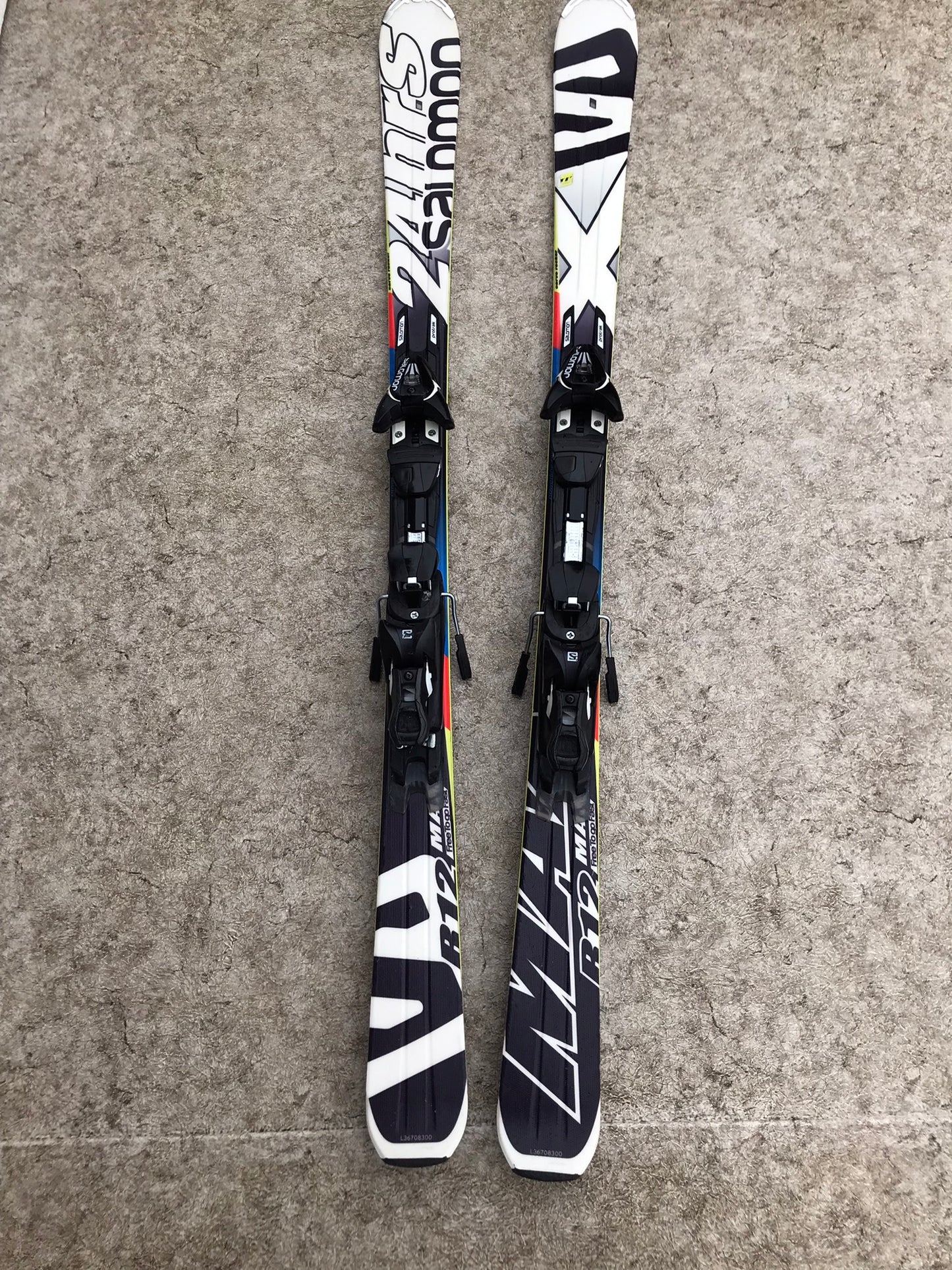 Ski 153 Salomon White Black Lime Parabolic With Bindings Excellent