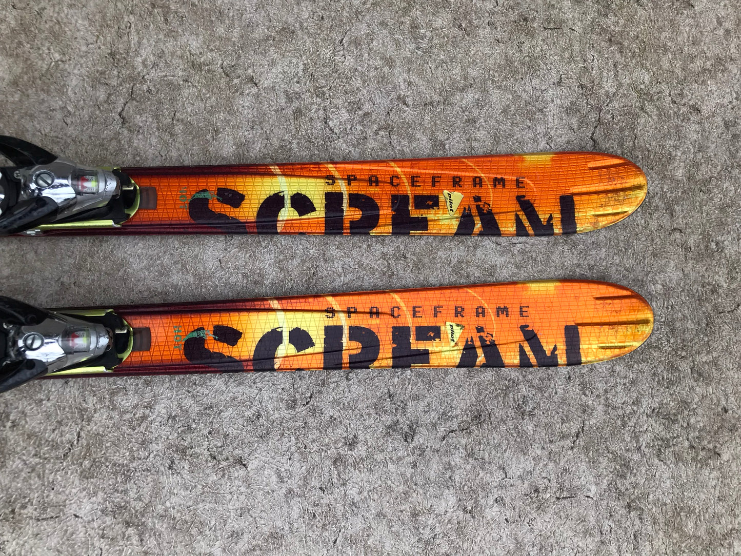 Ski 155 Salomon Scream Orange Black Parabolic With Bindings