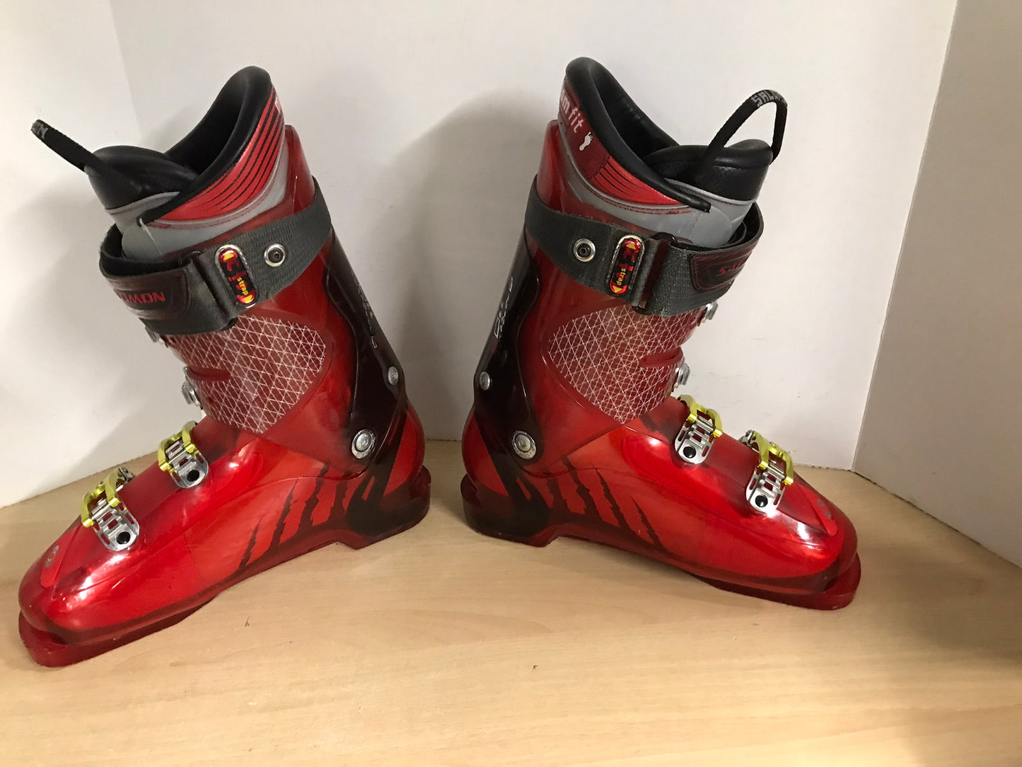 Ski Boots Mondo Size 27.5 Men's Size 9.5 Ladies Size 10.5 315 mm Salomon Falcon Red Black Excellent